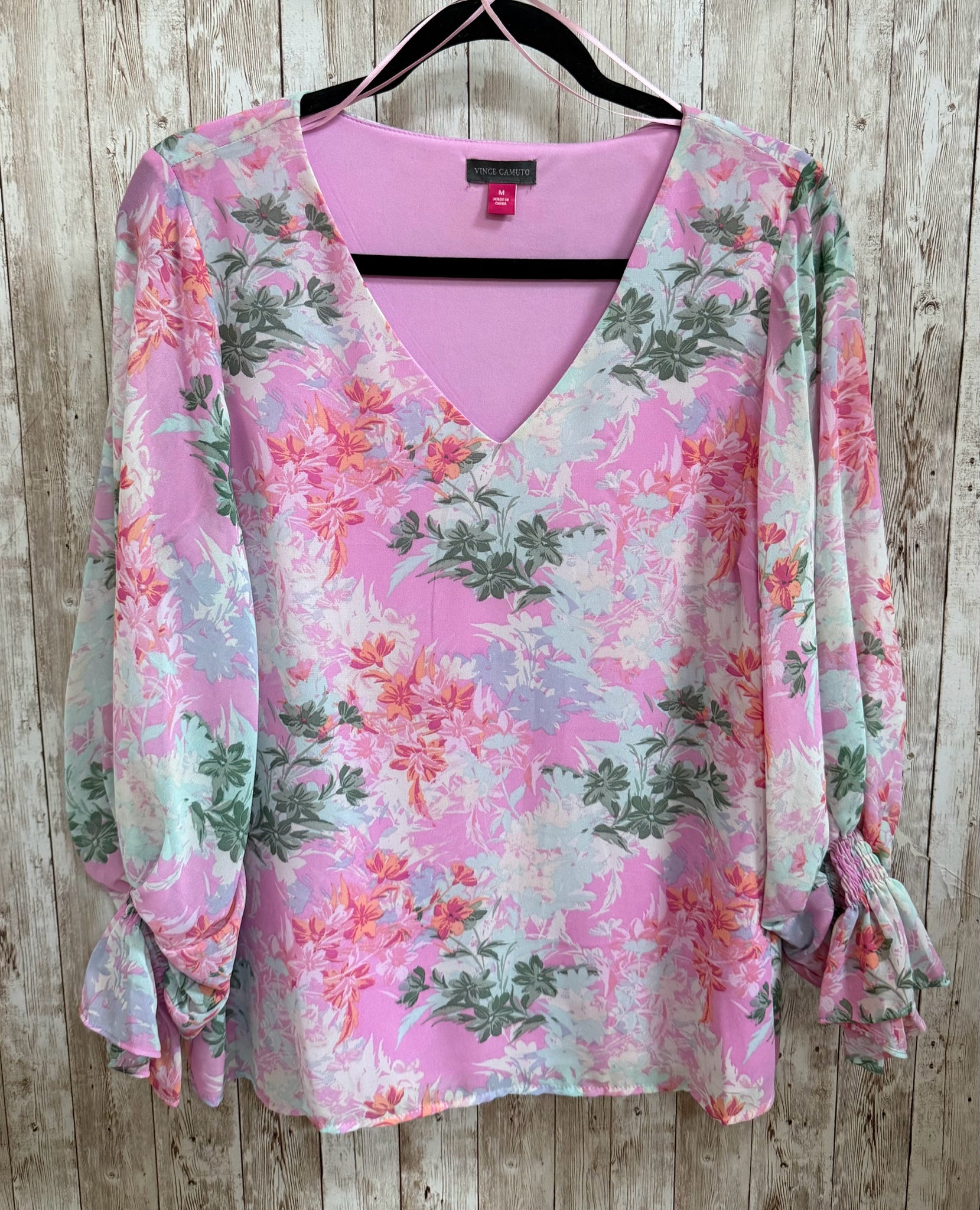Size M VINCE CAMUTO PINK FLORAL Top