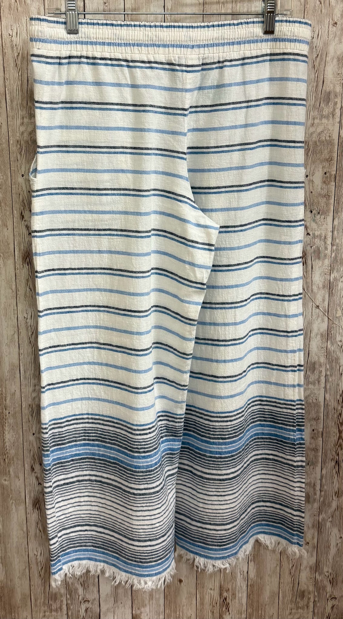 Size M TOMMY BAHAMA WHITE AND BLUE Pants