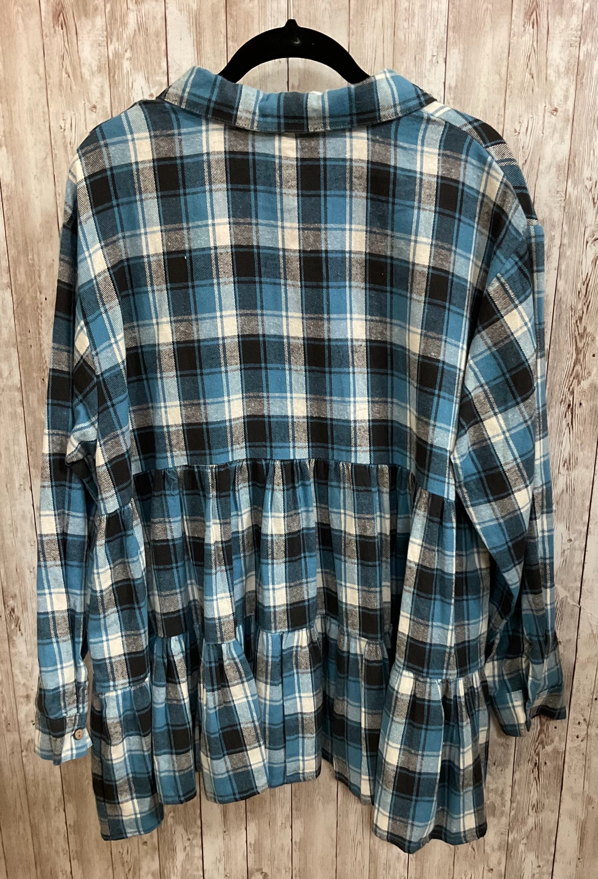 Size M EASEL BLUE PLAID Top