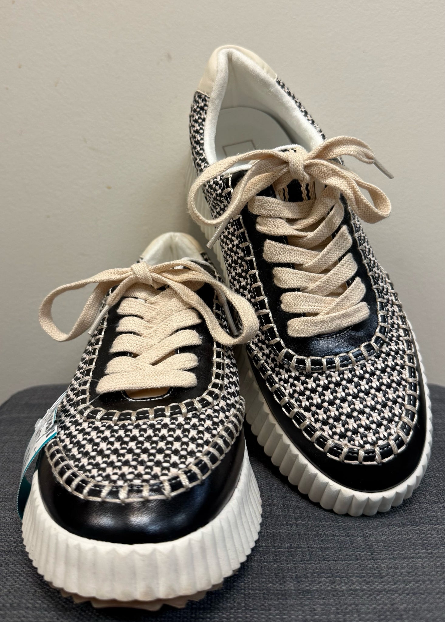 10 SHU SHOP BEIGE AND BLACK SHOES