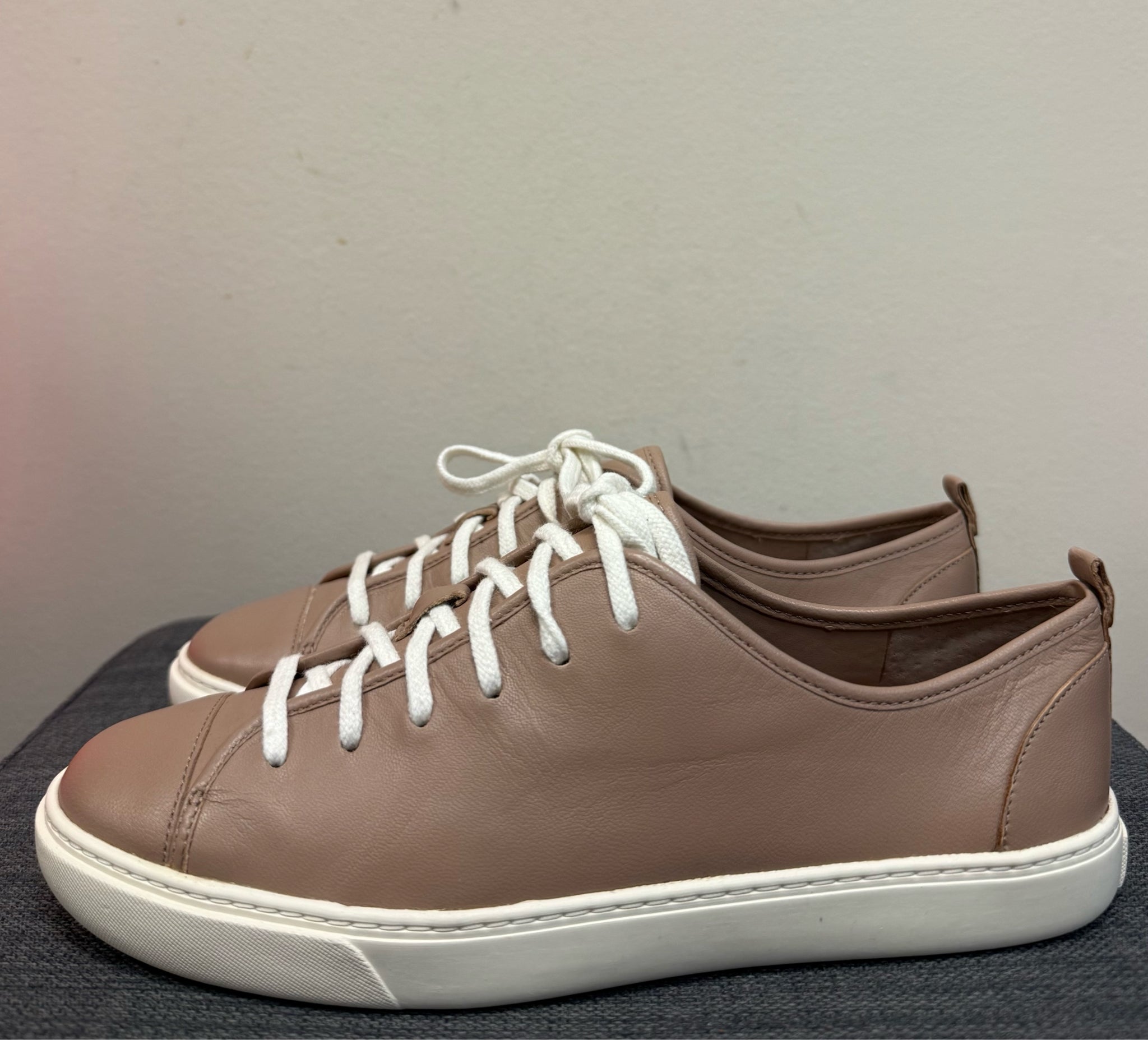 5.5 COLE HAAN Taupe SHOES