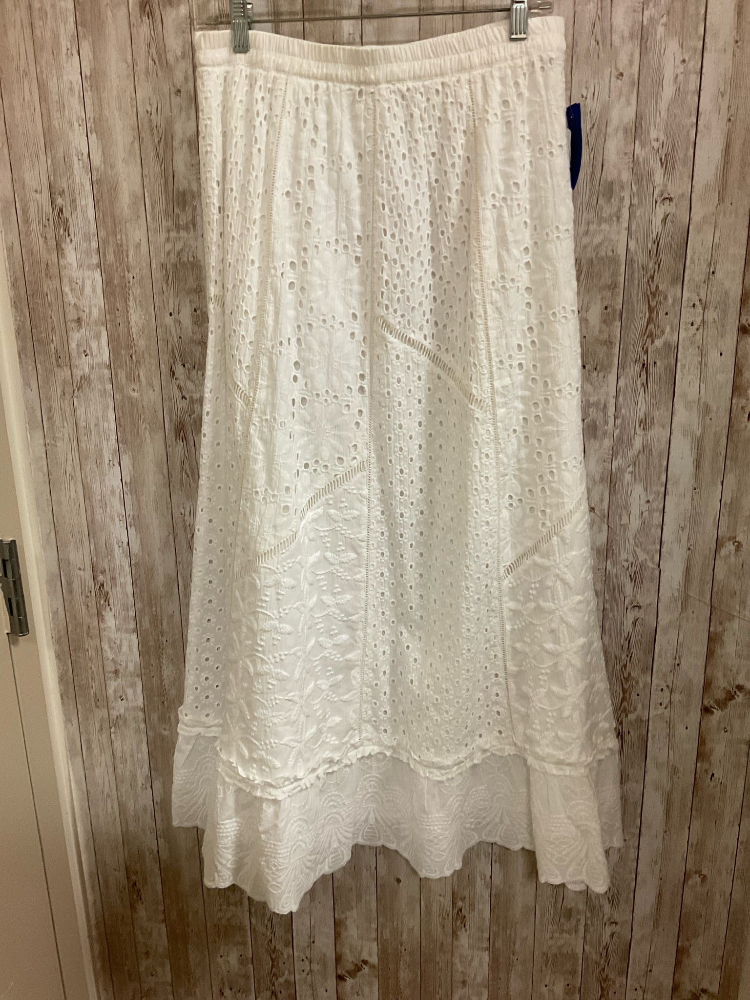 Size M SOFT SURROUNDINGS WHITE EYELET Skirt
