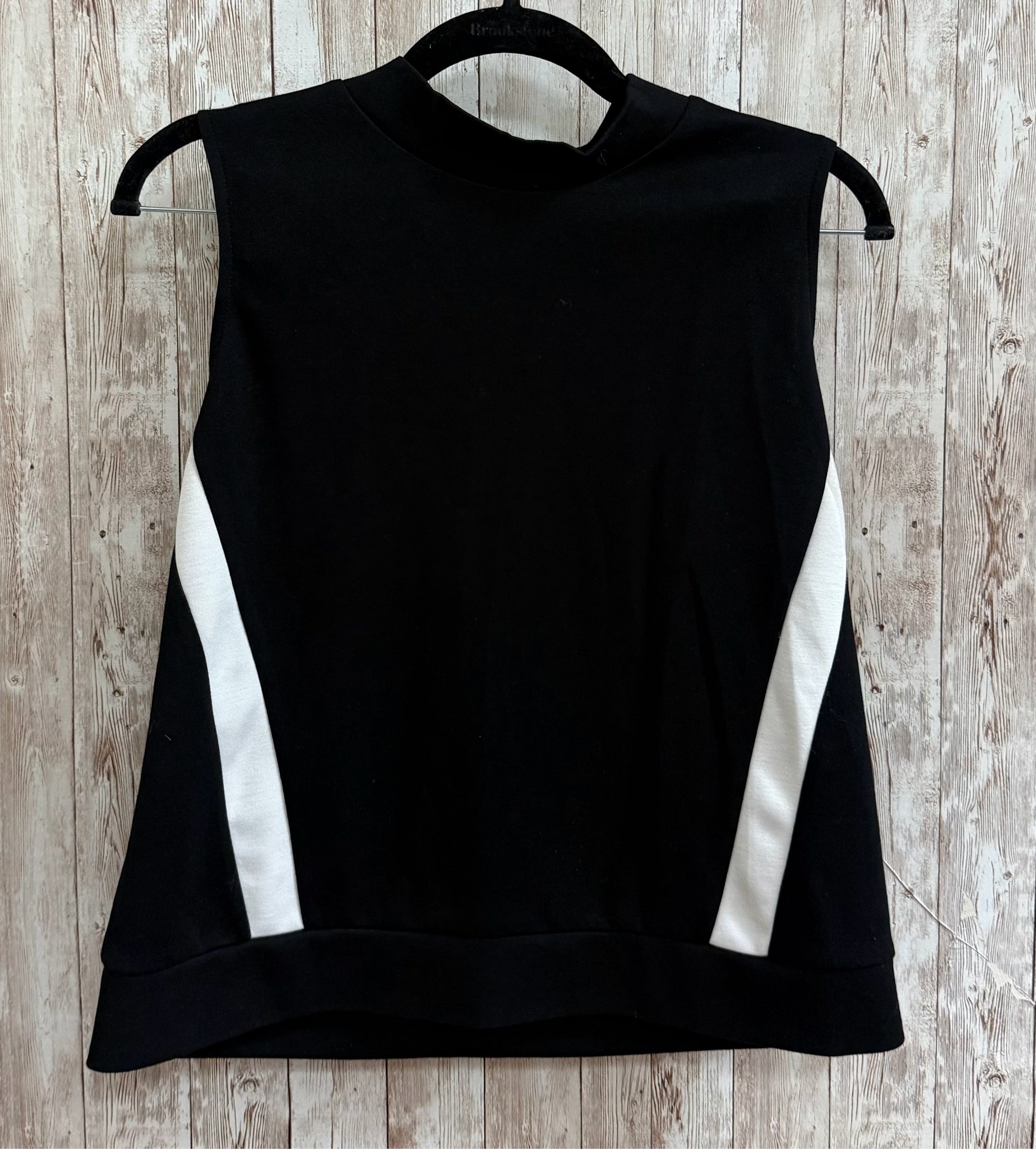 Size M XIEEROUO BLACK AND WHITE 2 PC SET