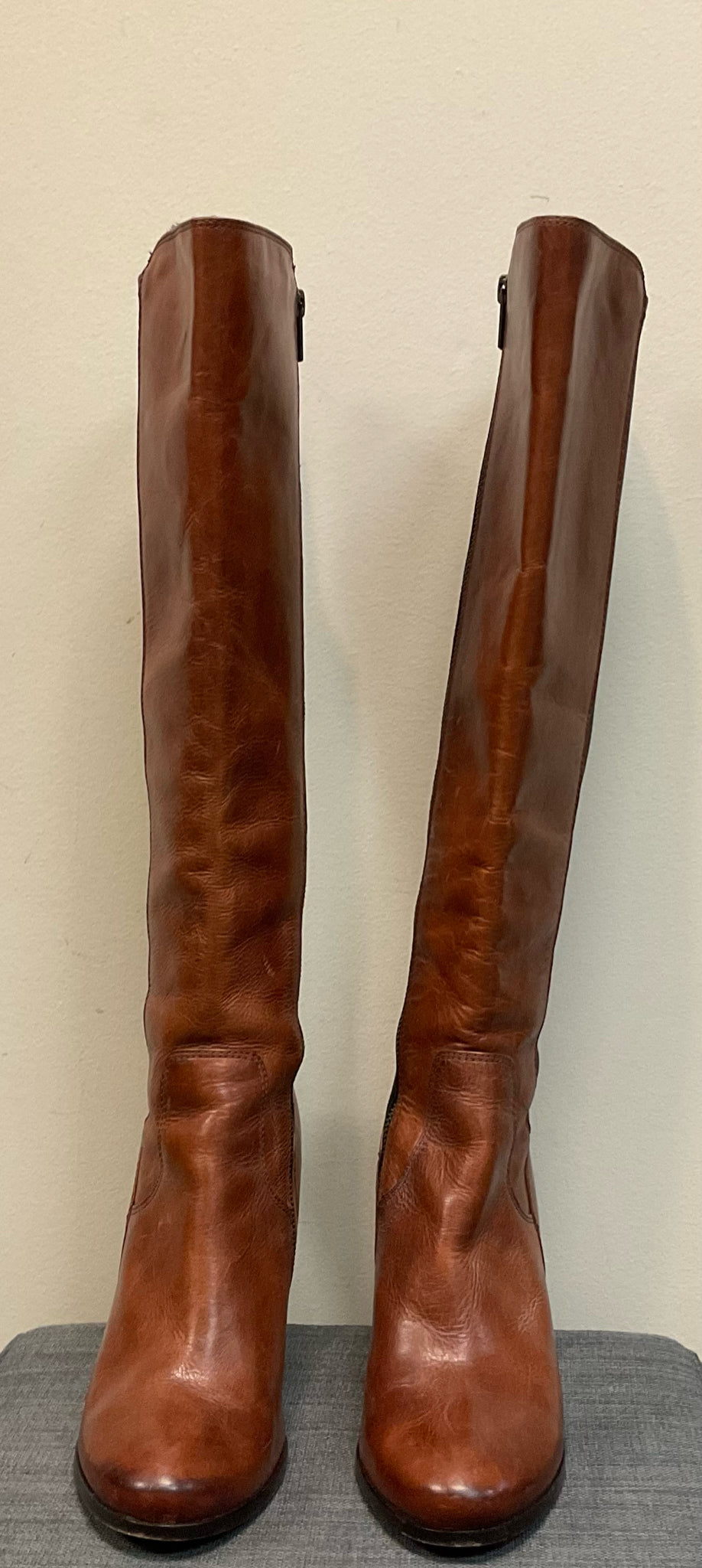 10 FRYE COGNAC AND BLACK Boots