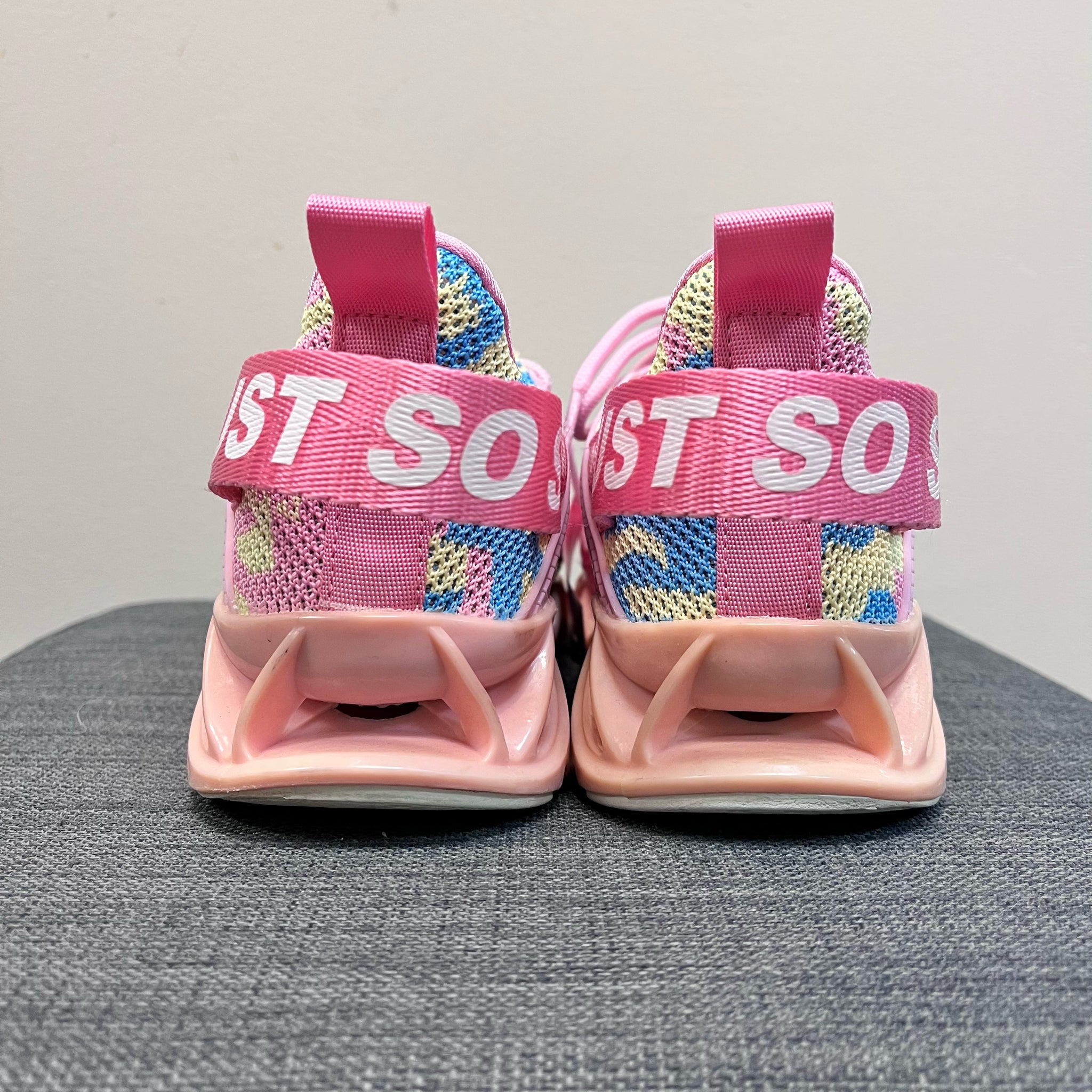 6.5 JUST SO Pink Print SHOES