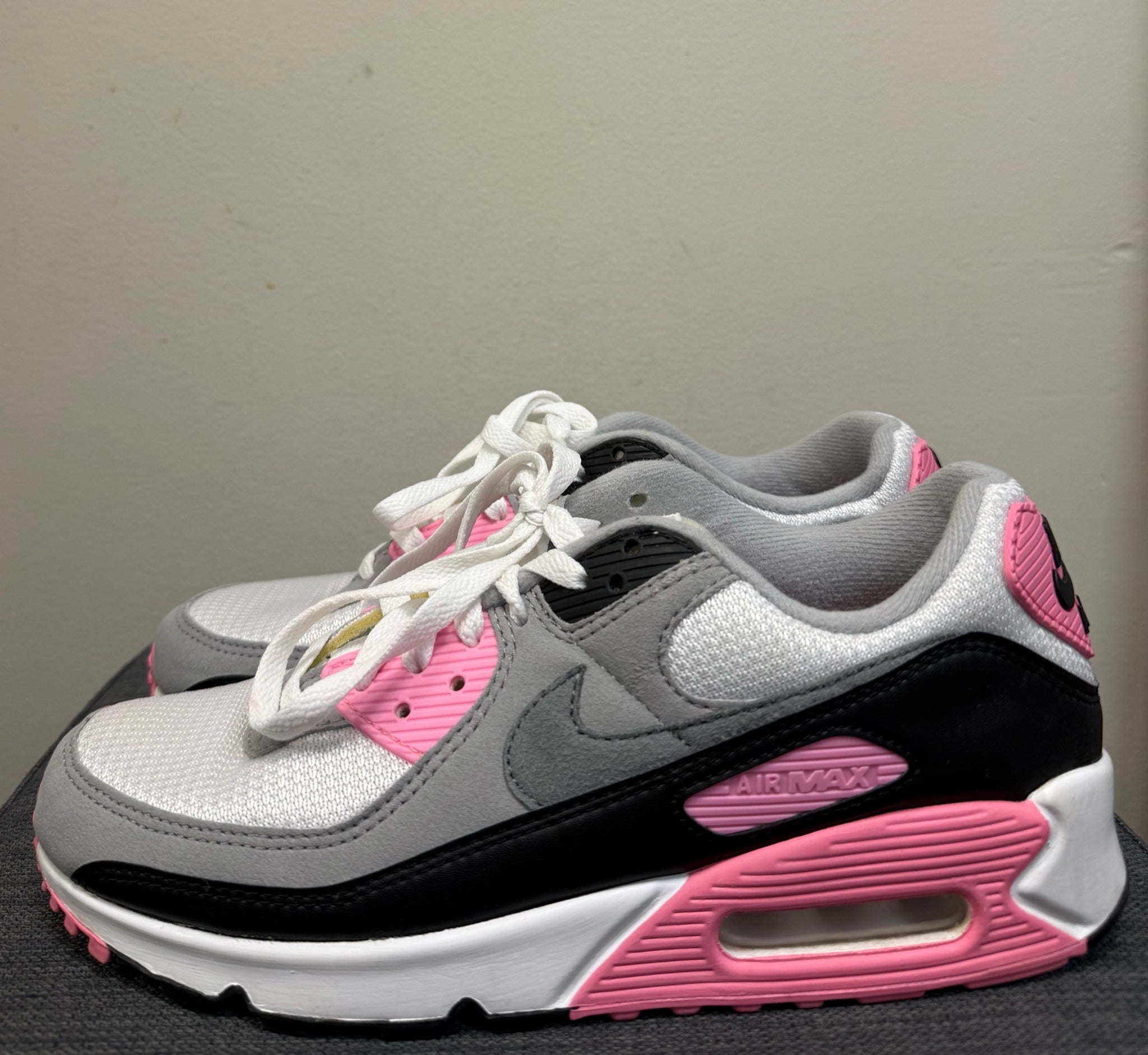 9.5 NIKE GREY AND PINK SHOES