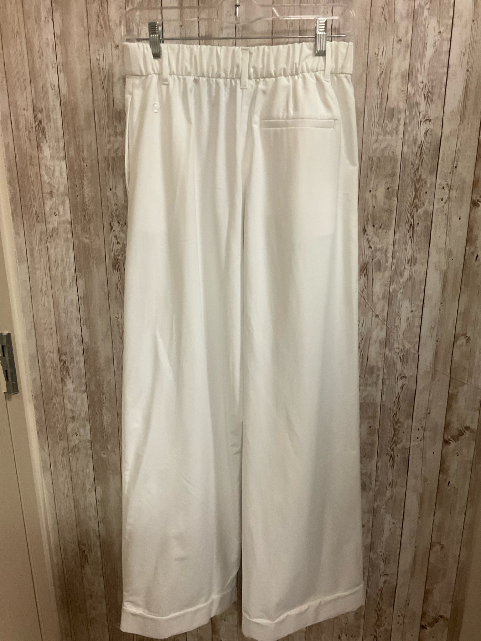 Size 6 LULU LEMON White Pants