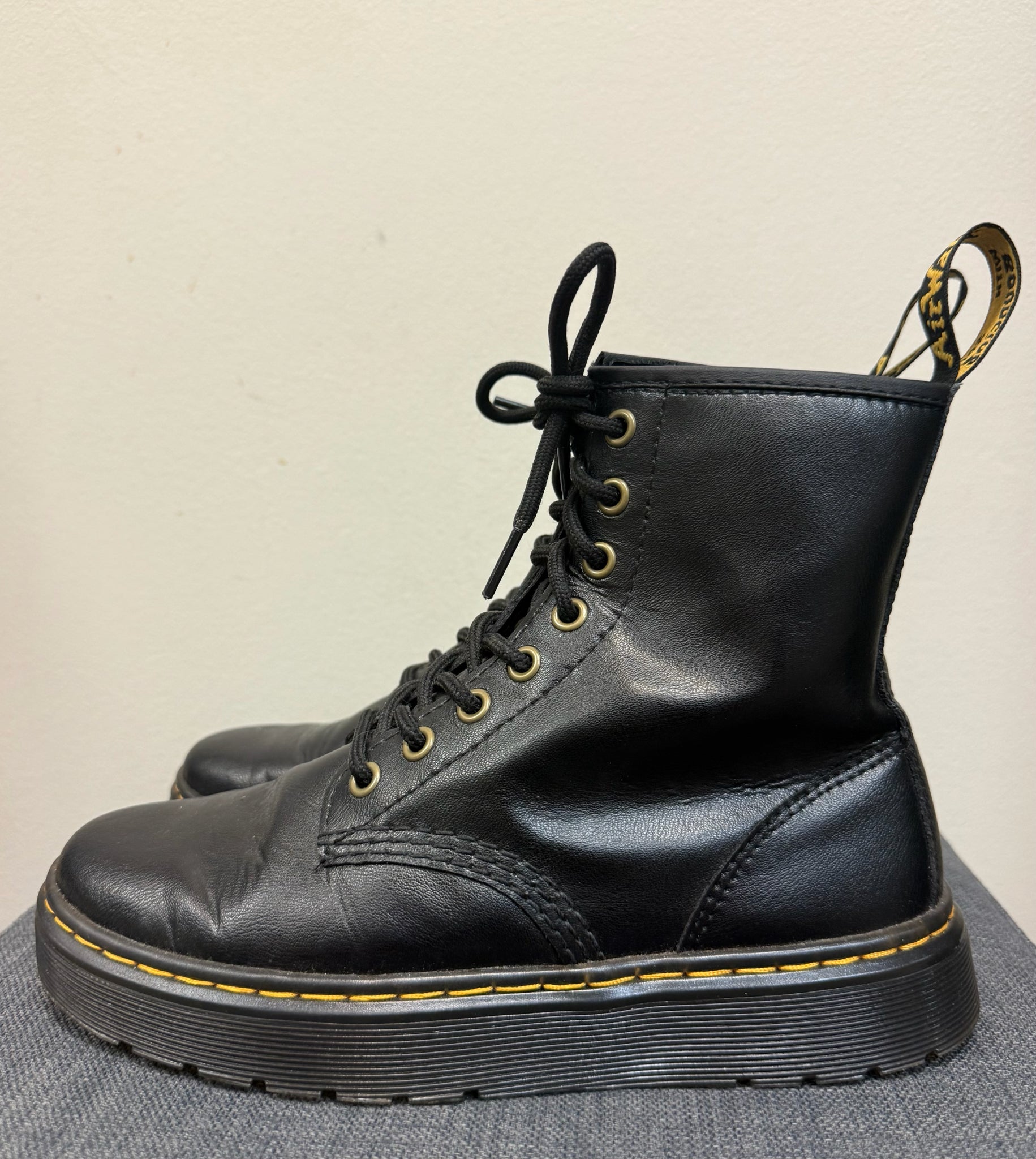 6 DR MARTENS Black Boots