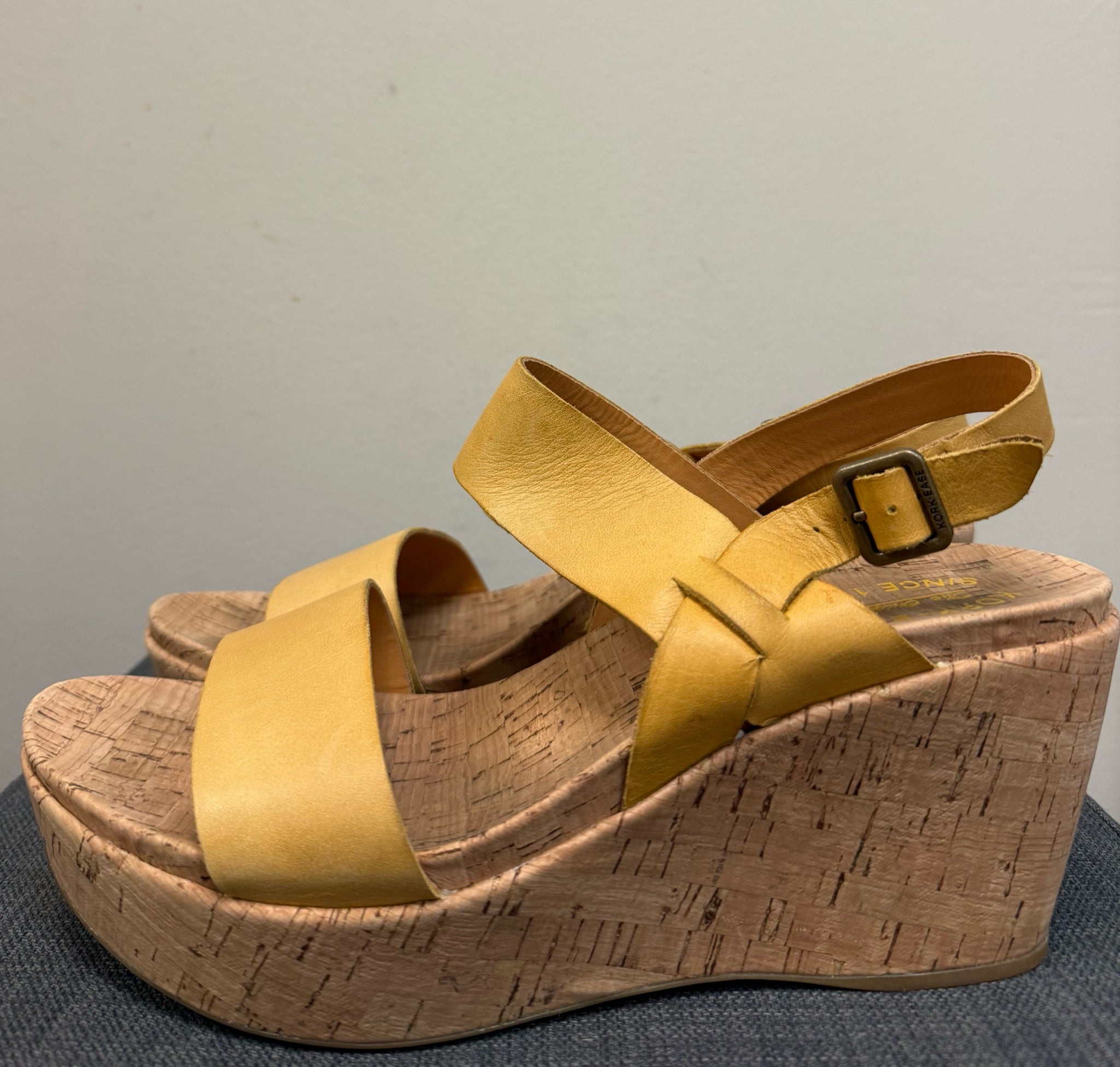 10 KORK-EASE Mustard Wedges