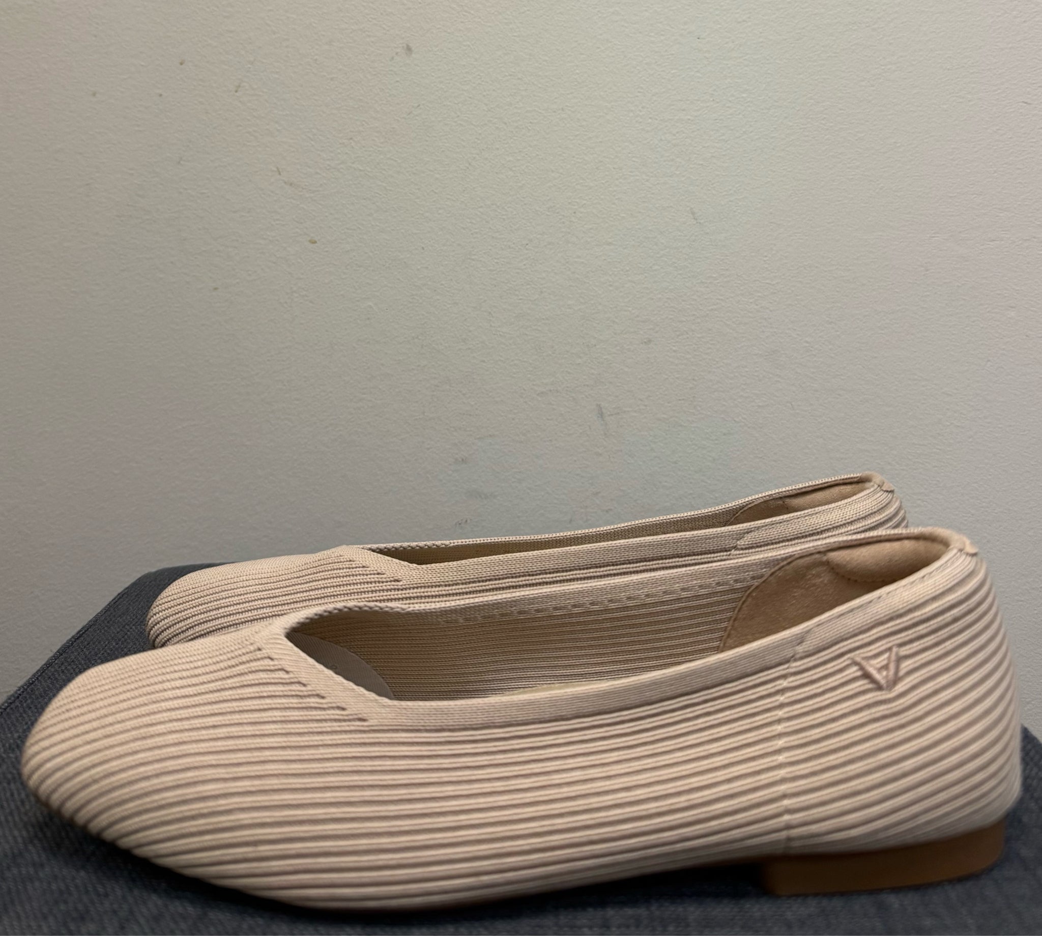 7.5 VIVAIA Tan SHOES