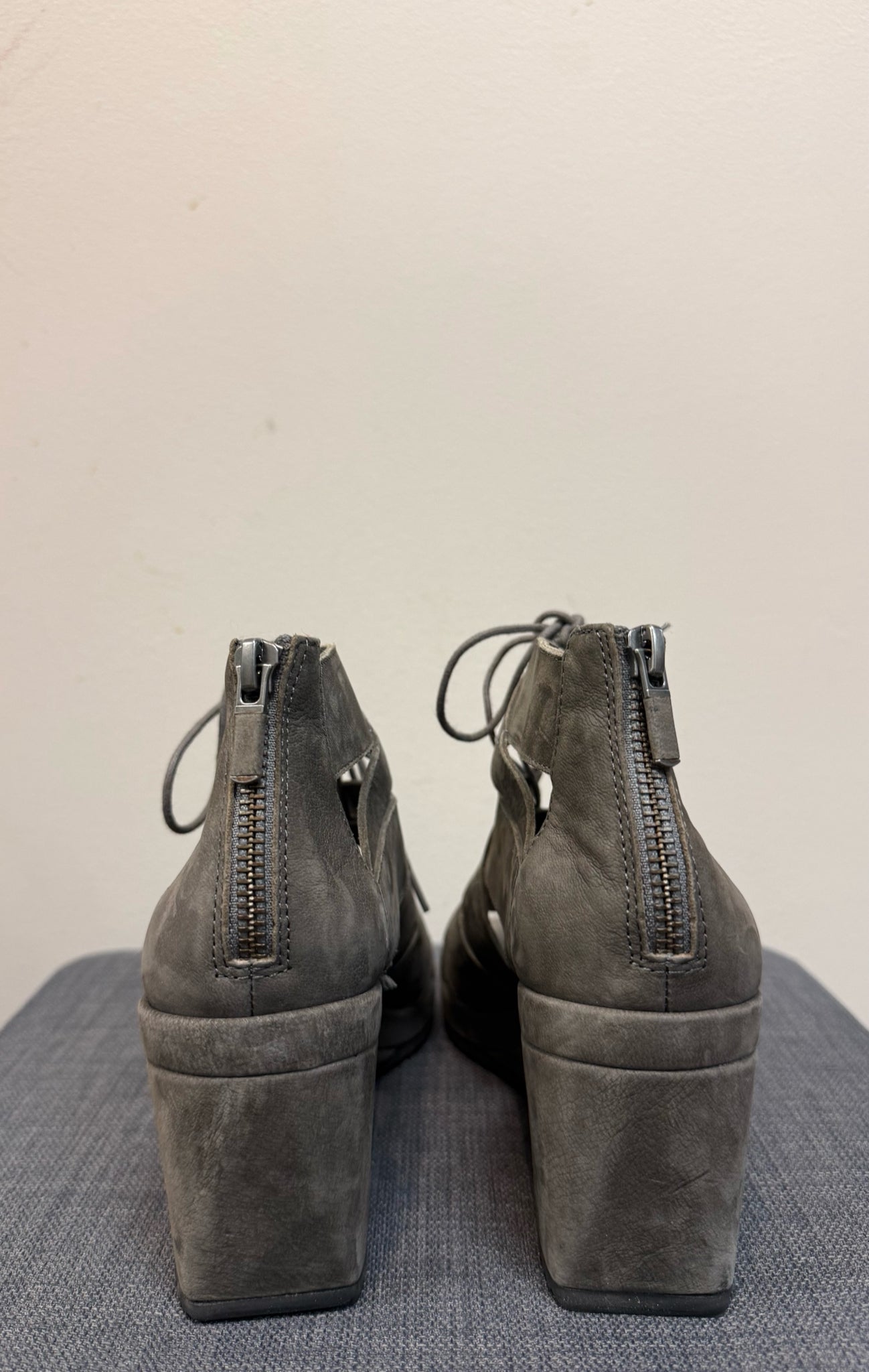 7 EILEEN FISHER Gray SHOES