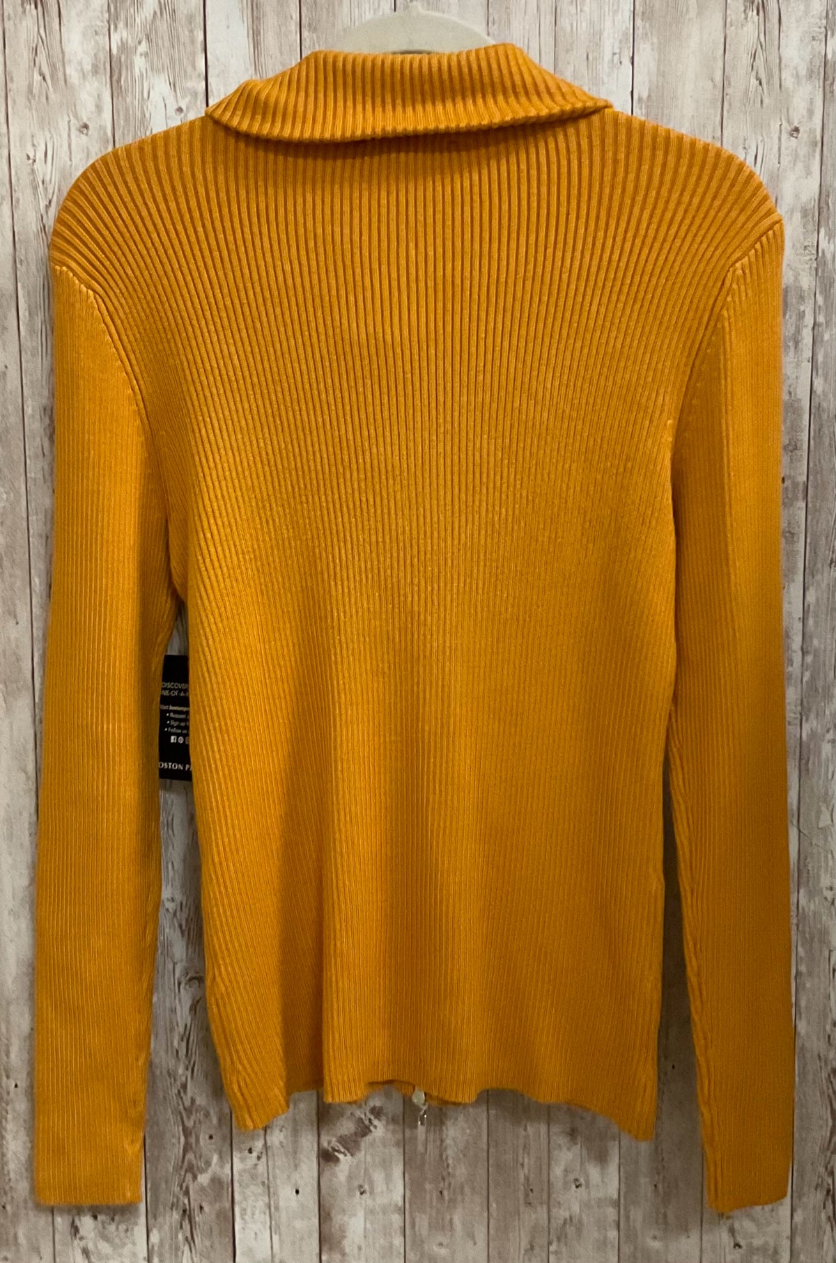 Size M BOSTON PROPER Gold Top