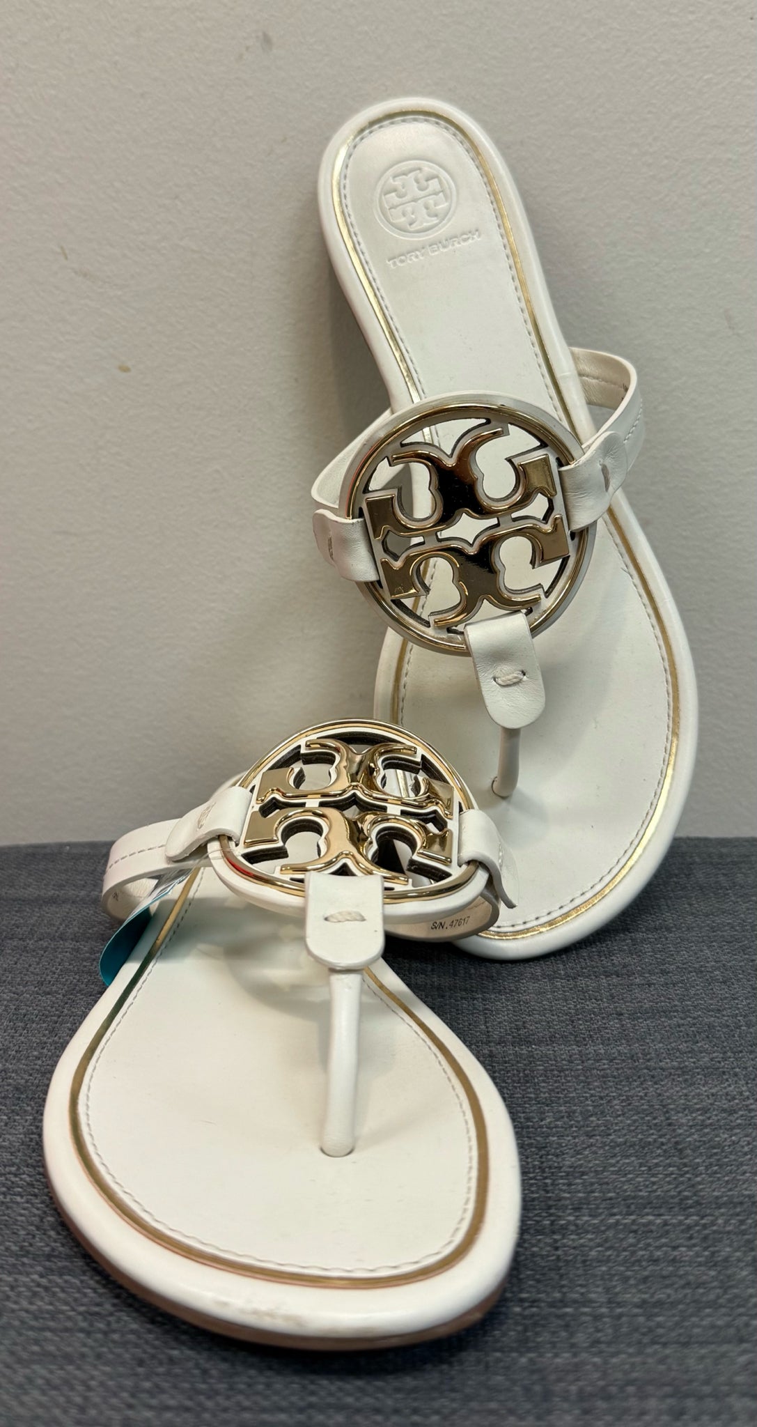 8 TORY BURCH Cream Sandals