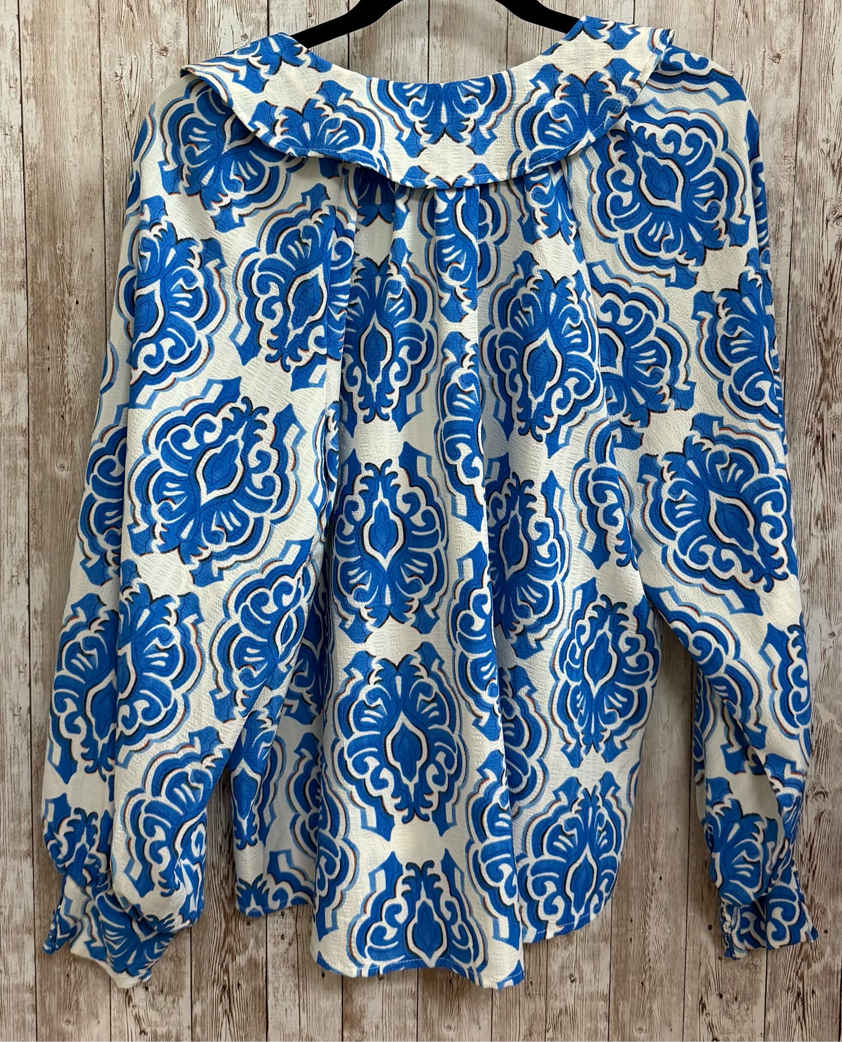Size M ENTRO CREAM AND BLUE PRINT Top