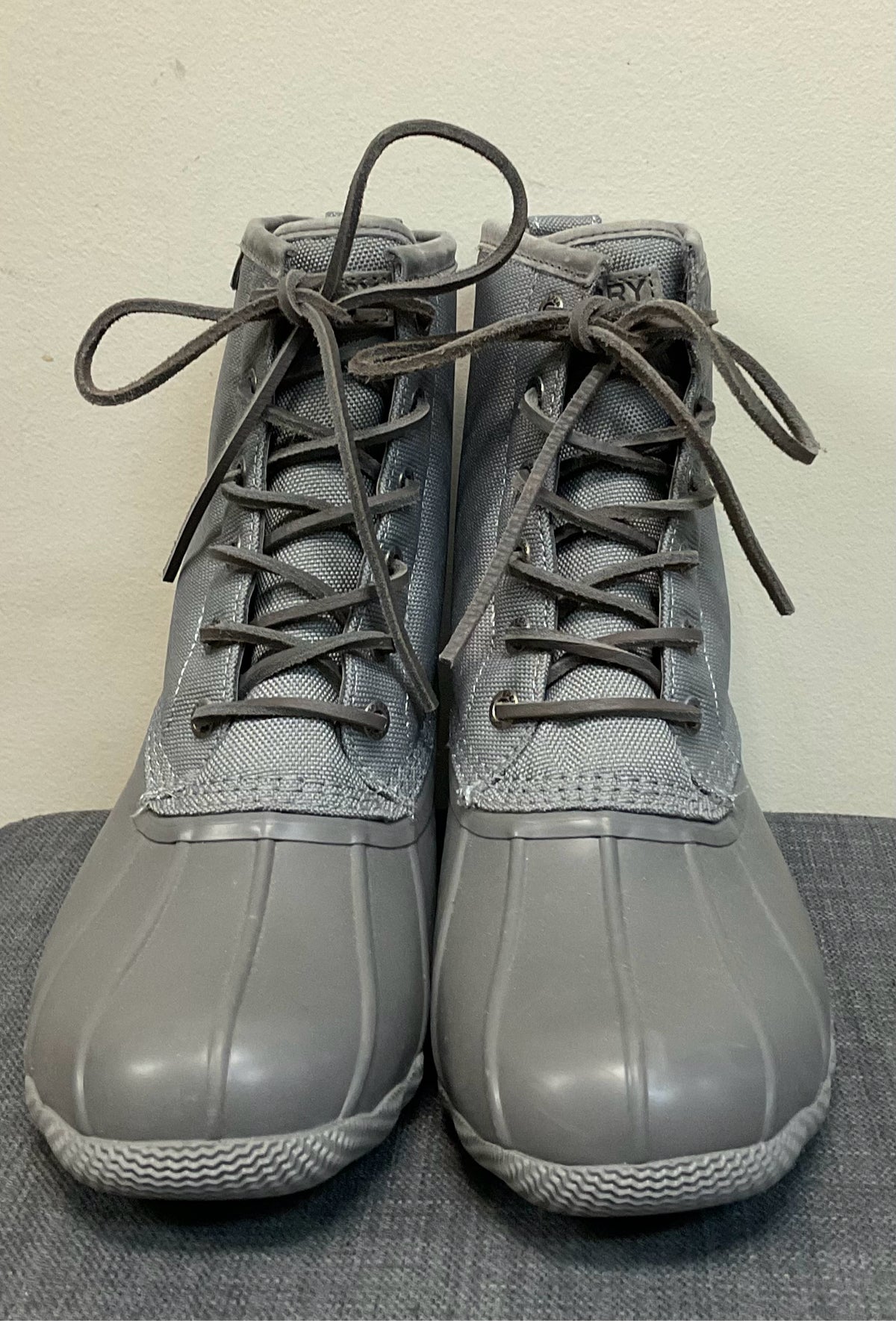 9.5 SPERRY GREY Boots
