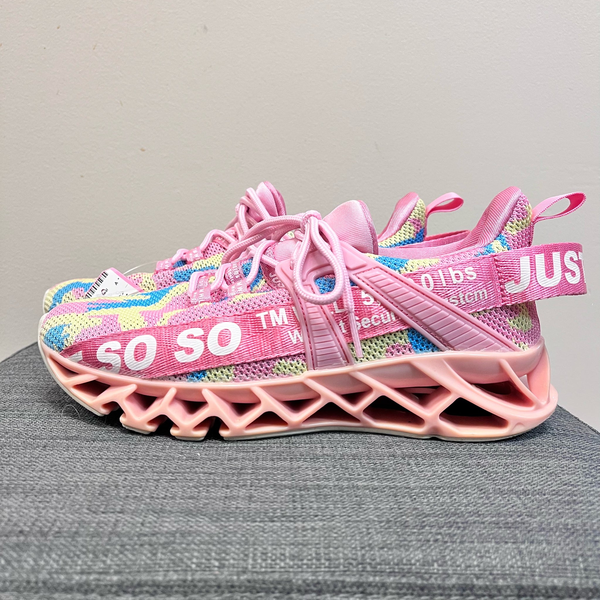 6.5 JUST SO Pink Print SHOES