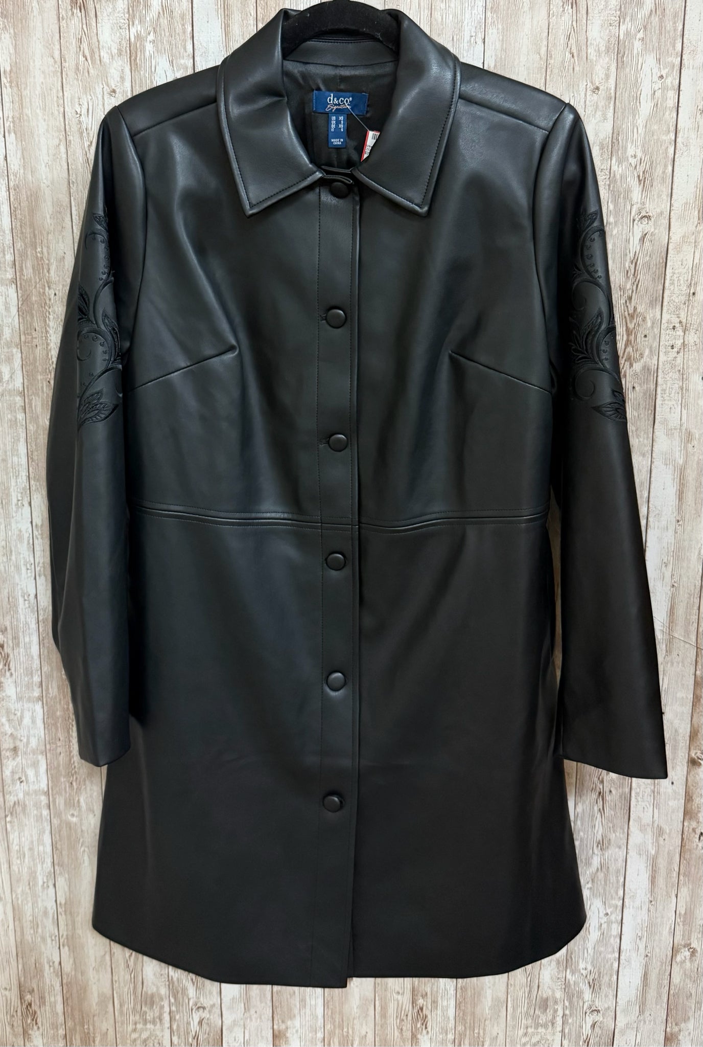 D&CO Black Coat