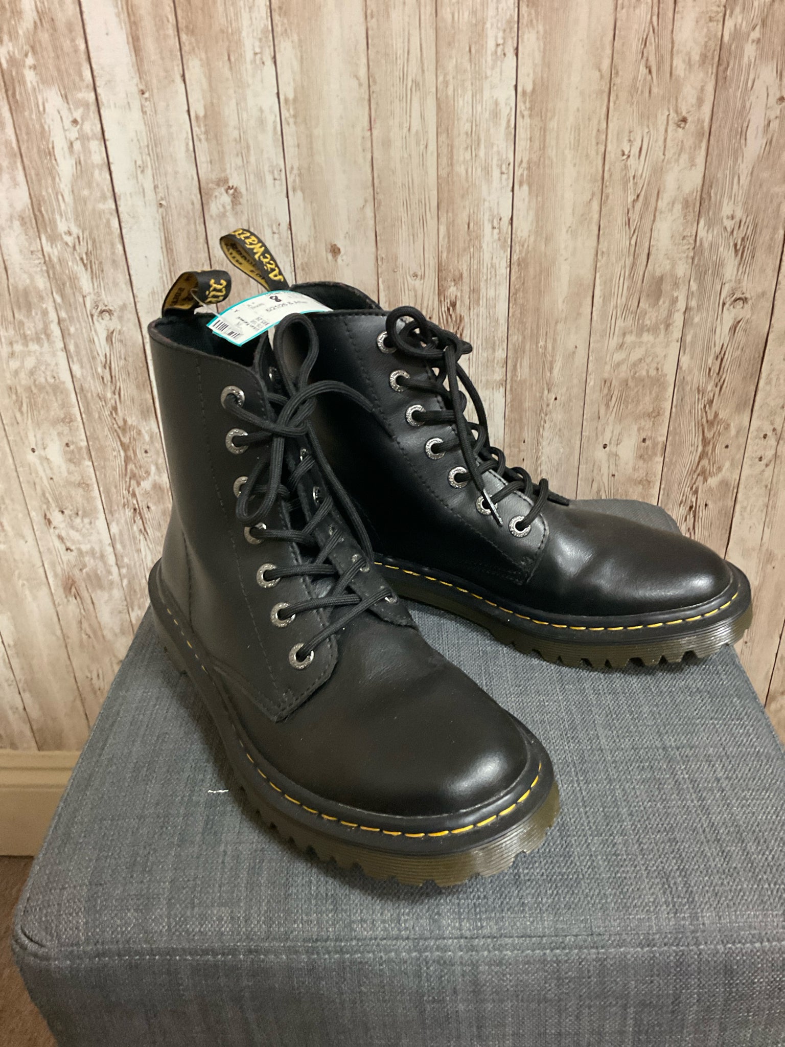 8 DR MARTENS Black Boots