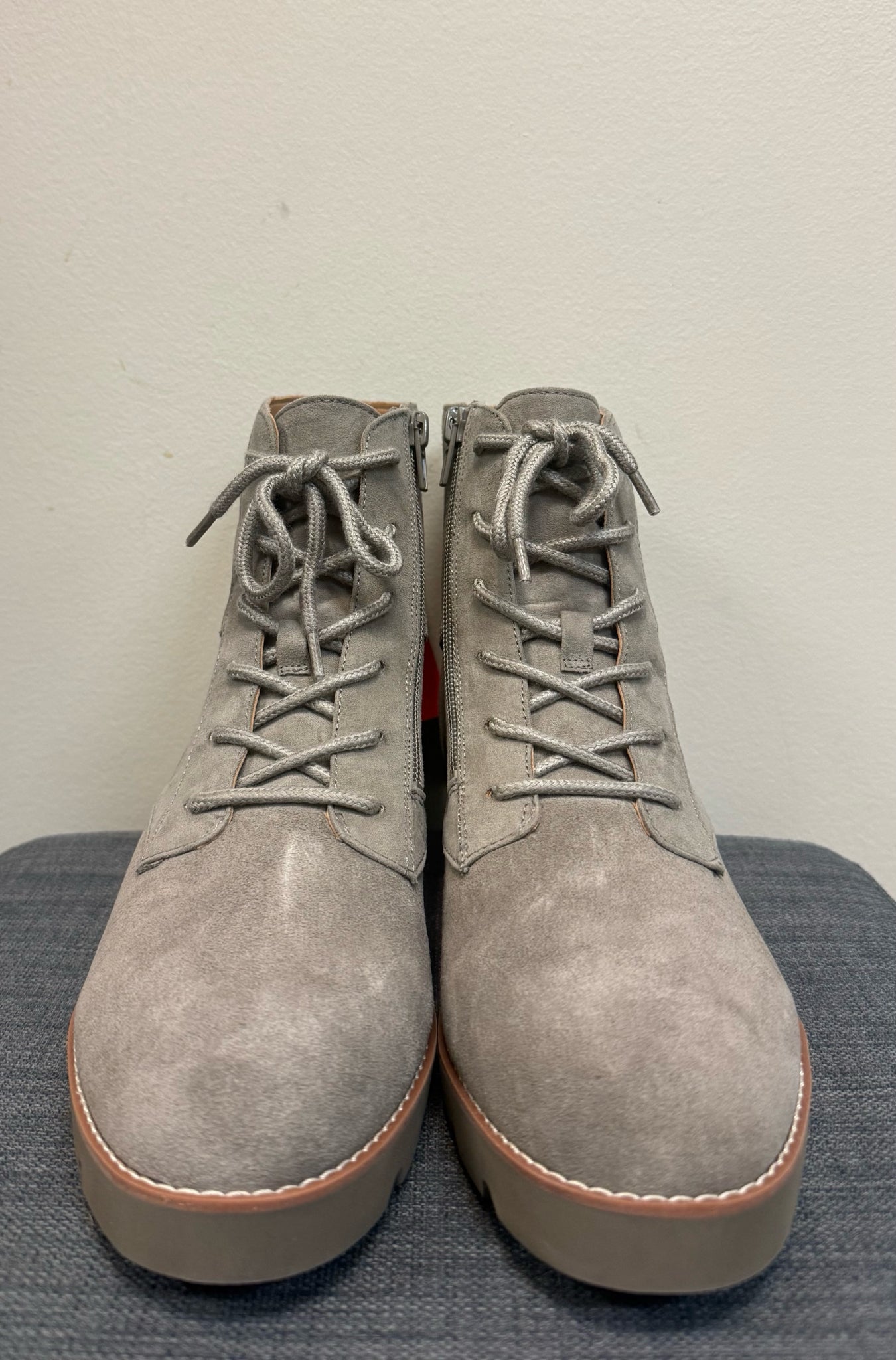 10 VIONIC STONE Boots