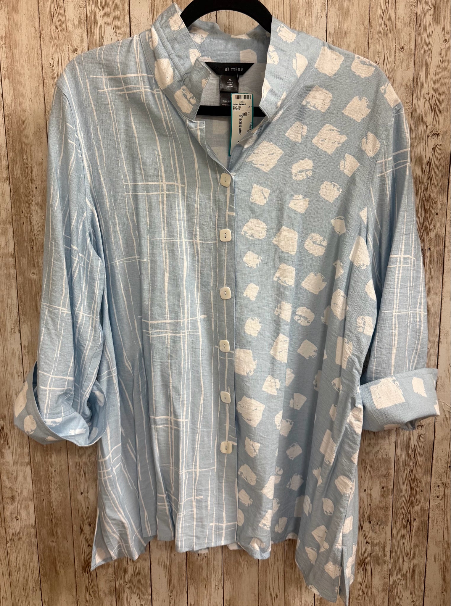 Size XL ALI MILES LIGHT BLUE AND WHITE Top