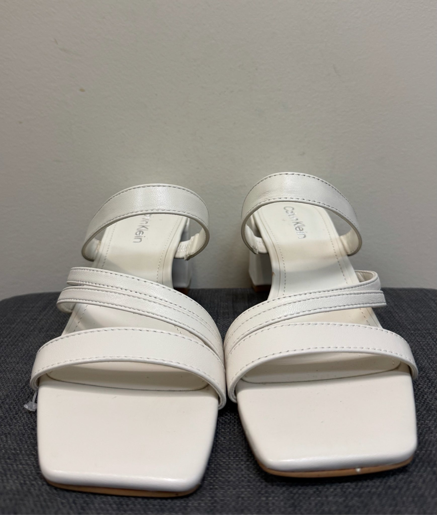 8 CALVIN KLEIN Cream Sandals