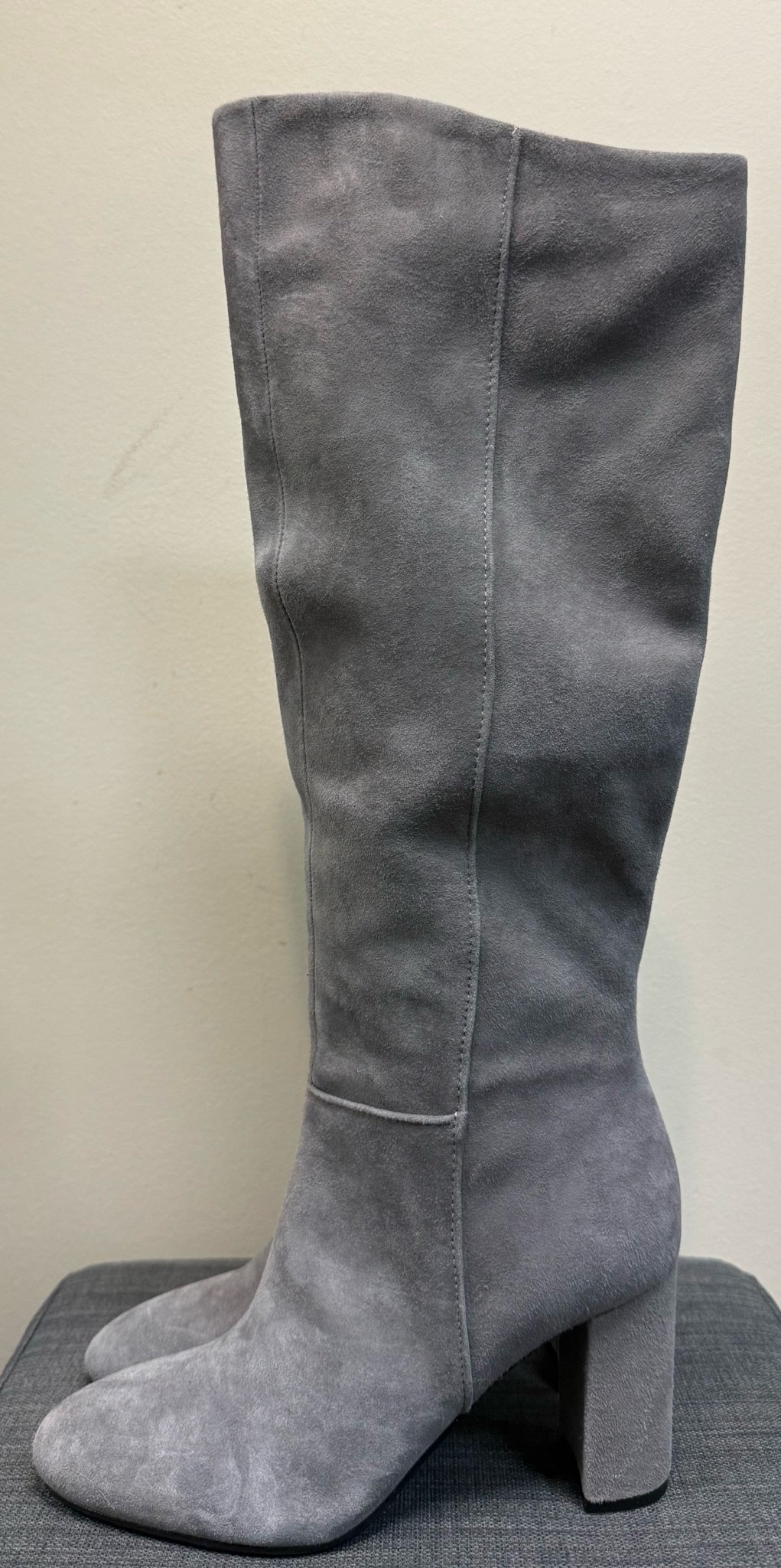 7 CALVIN KLEIN Gray Boots