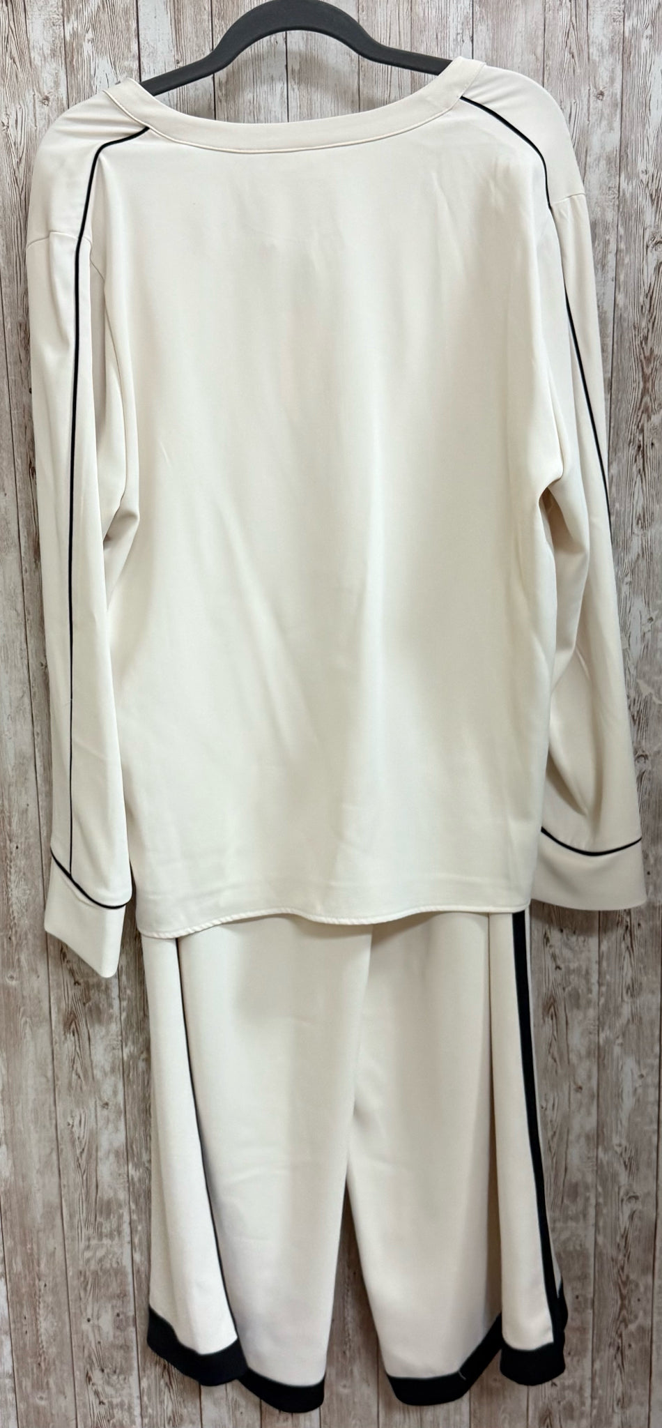 Size XL MELODY CREAM AND BLACK 2 PC PANT SET