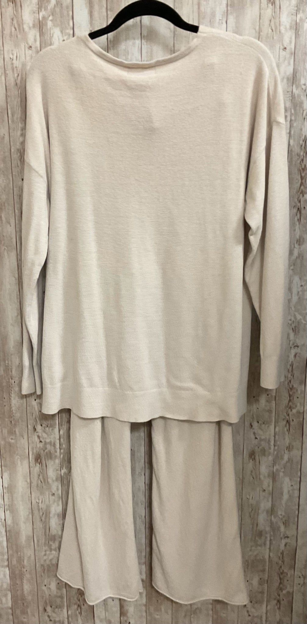 Size M BAREFOOT DREAMS Cream 2 PC PANT SET