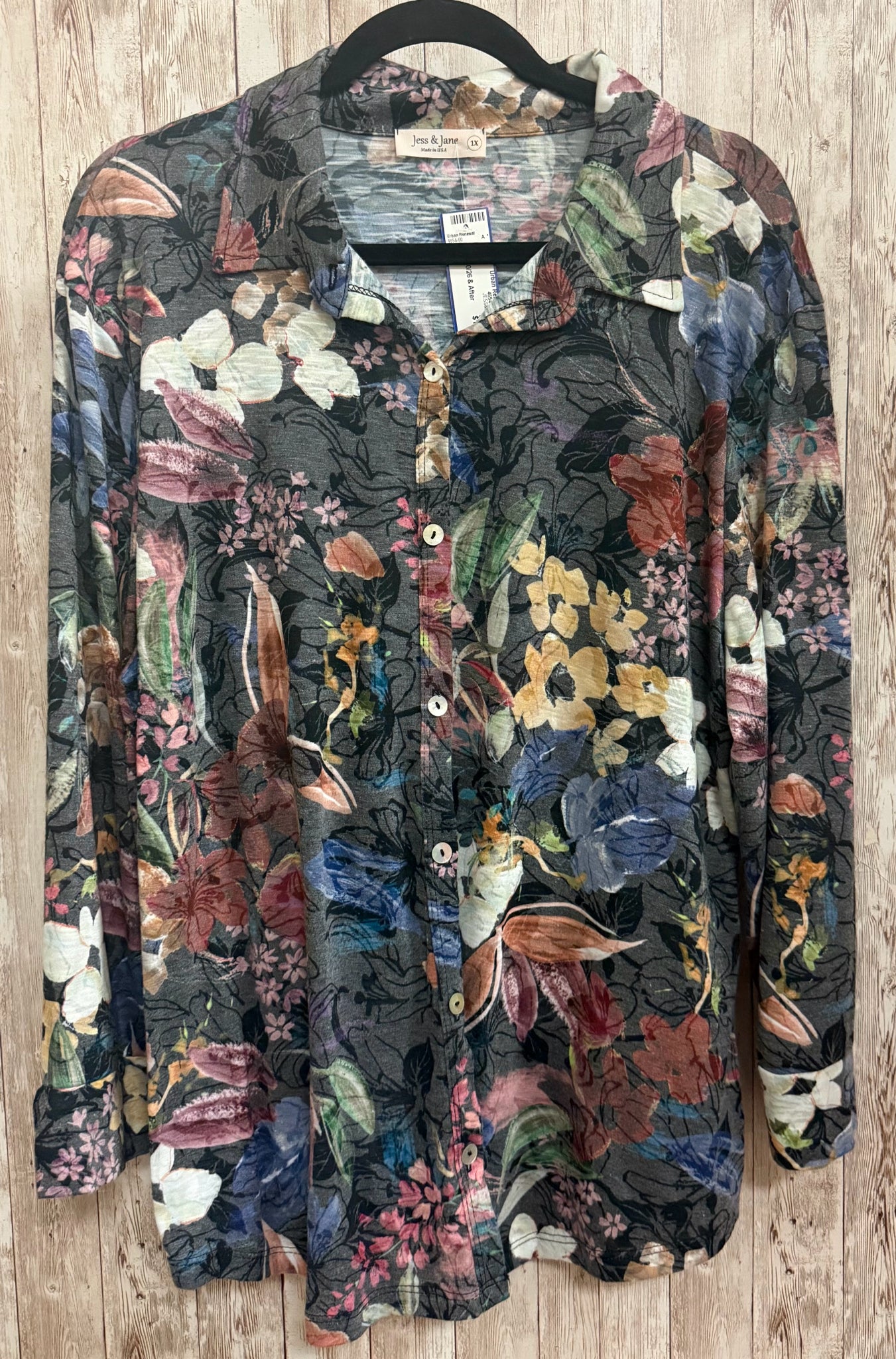Size 1X JESS&JANE BLACK AND PURPLE Top