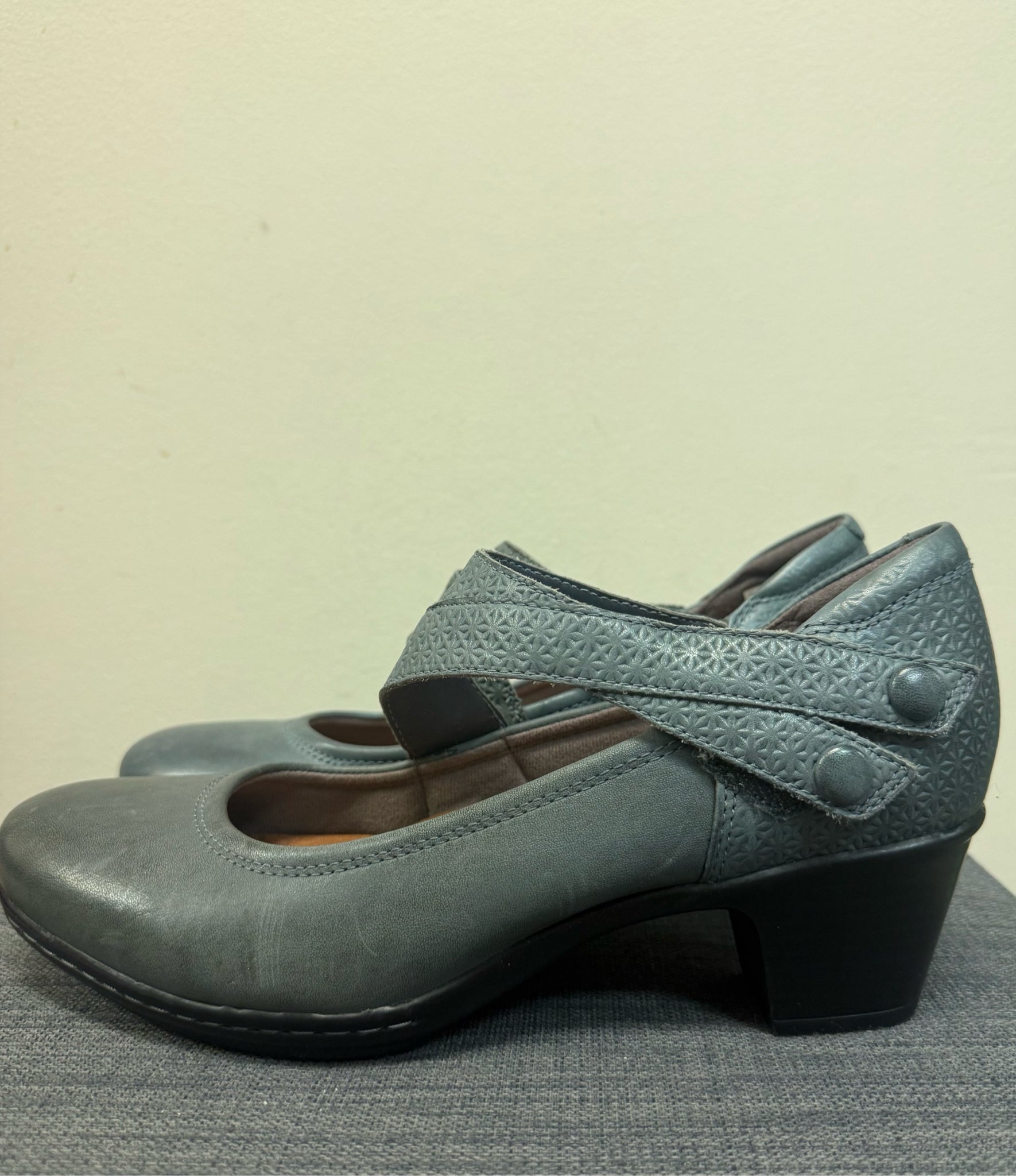 9 ROCKPORT GREY SHOES