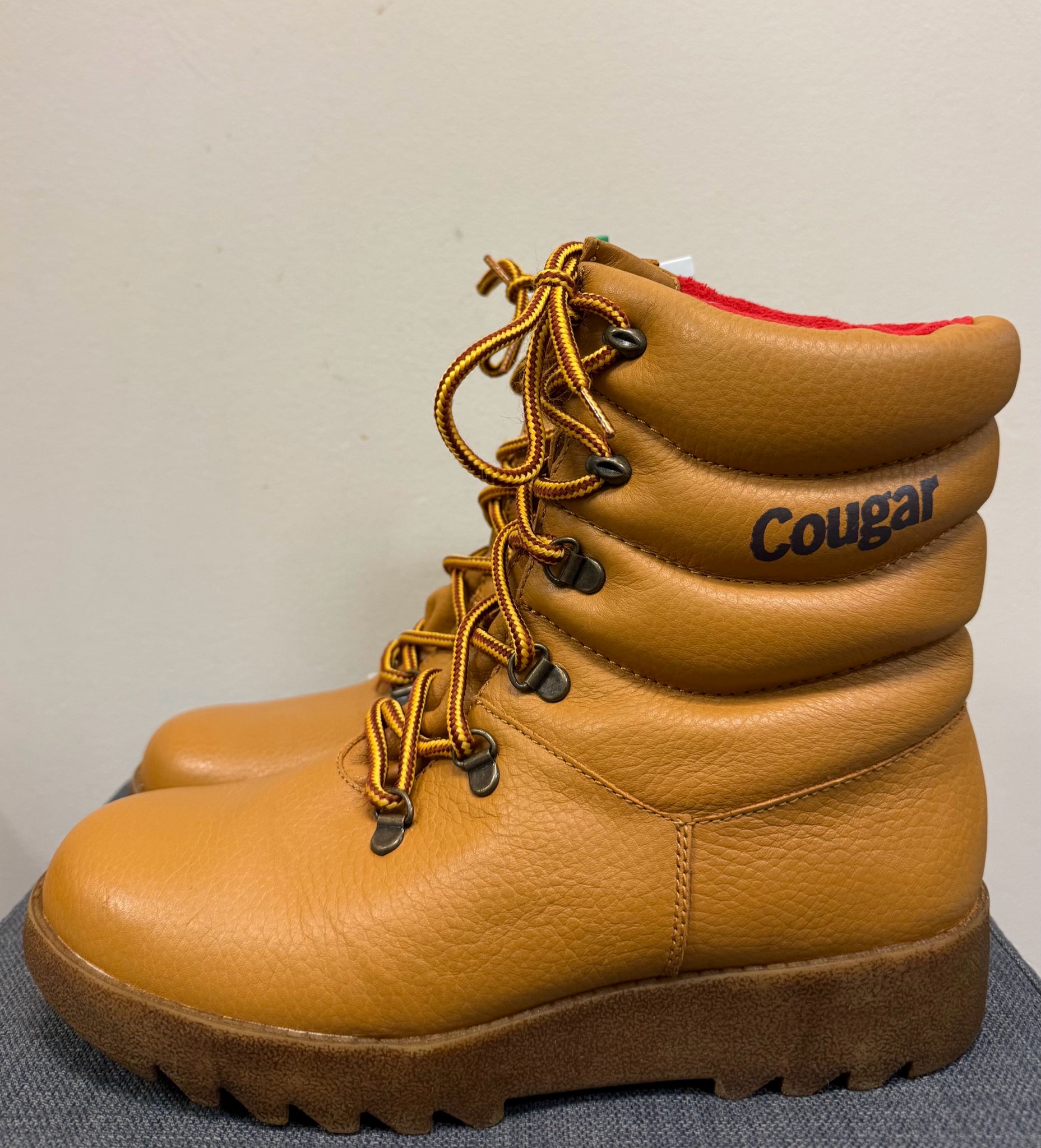 8 COUGAR Tan Boots