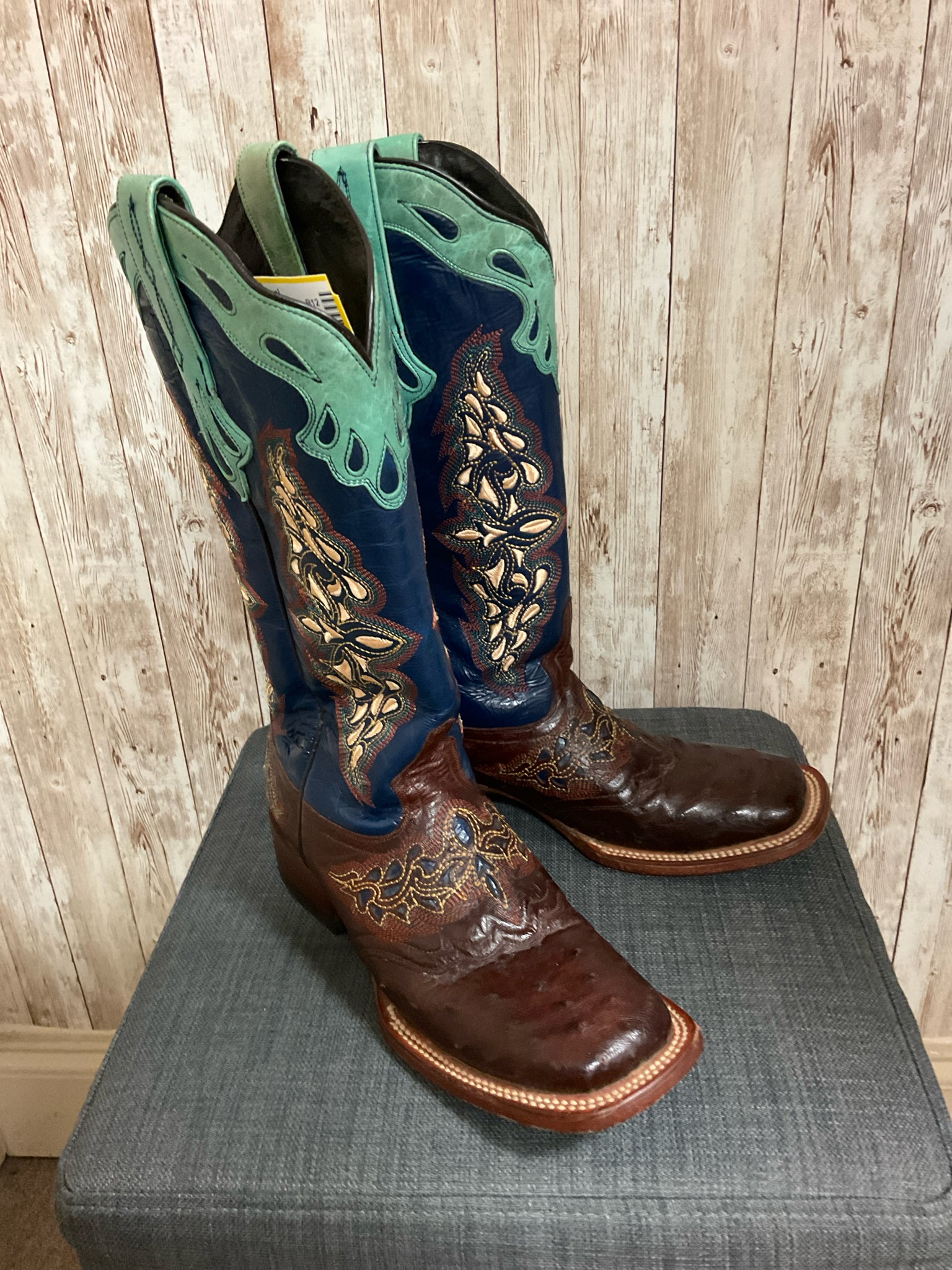 6 LUCCHESE Navy Print Boots