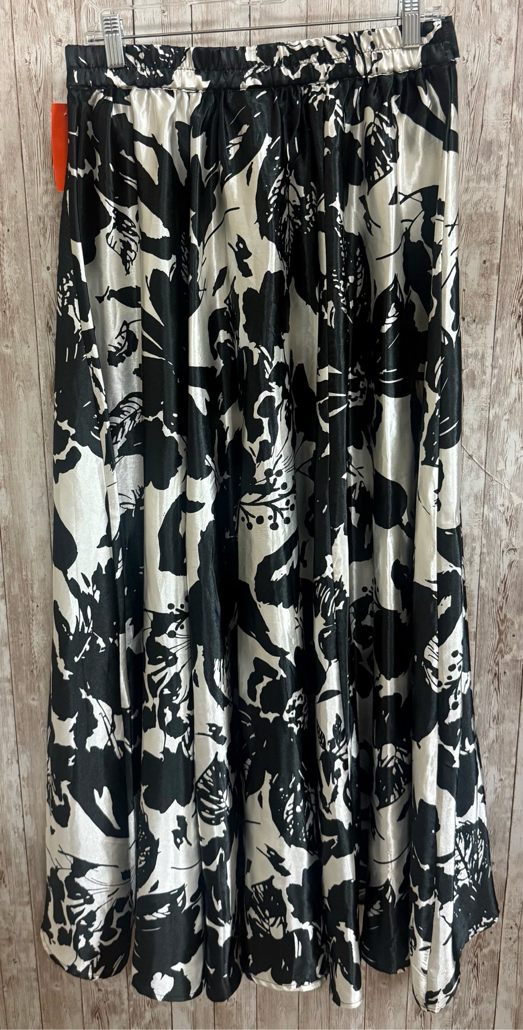 Size L HER DESTINY BLACK AND WHITE Skirt