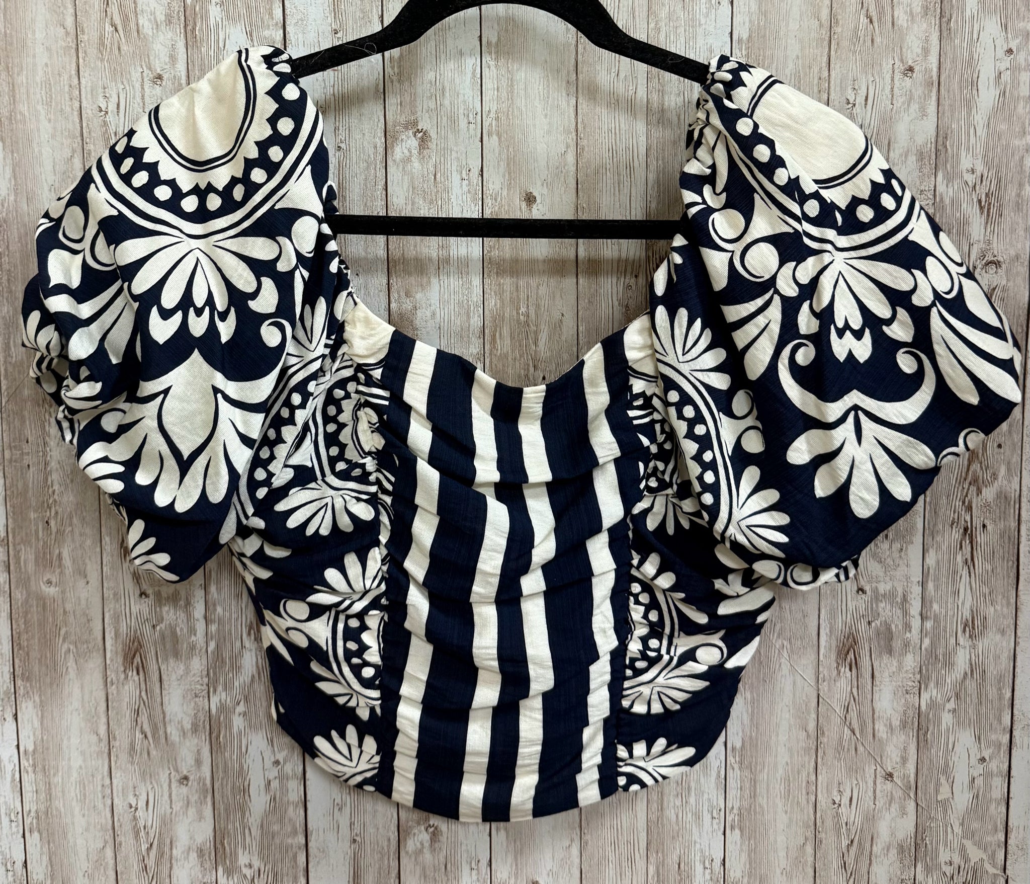 Size S UMGEE NAVY AND CREAM PRINT Top