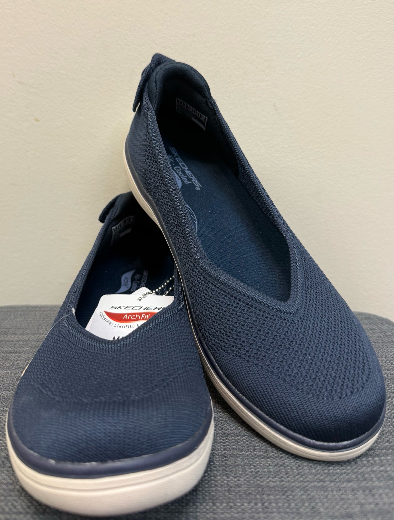 7 SKECHERS Navy SHOES