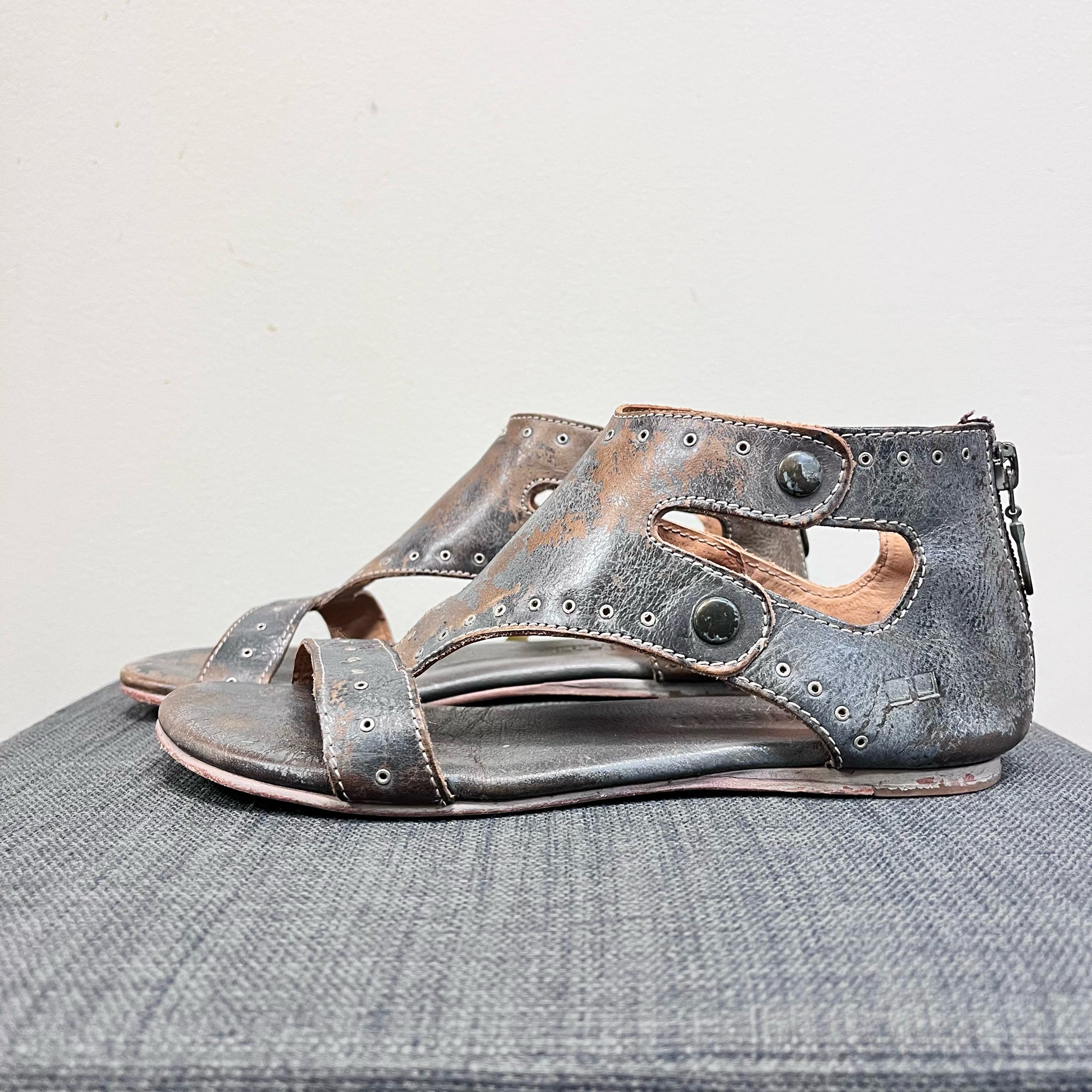 6 BED STU Pewter Sandals