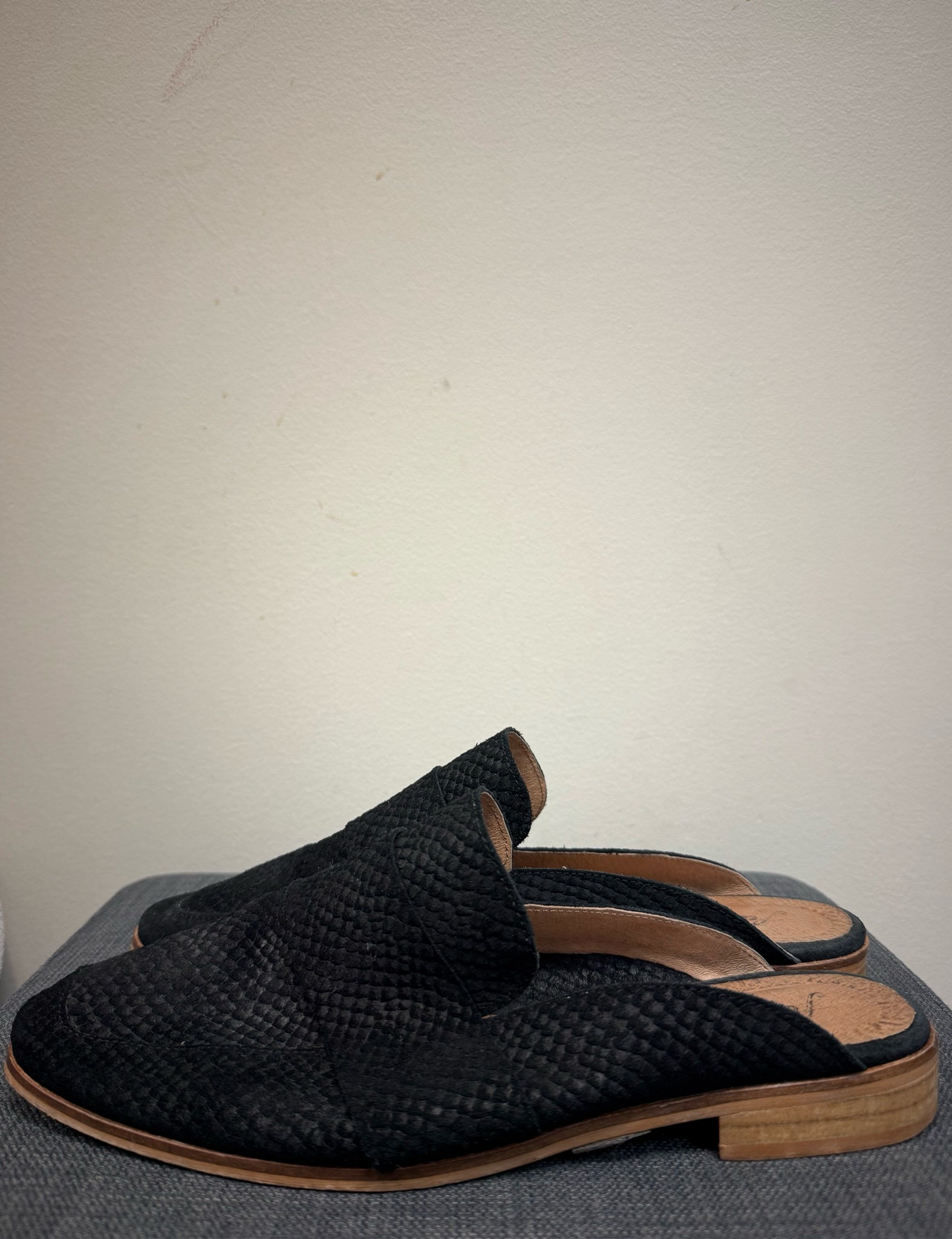 9 FREE PEOPLE Black SHOES