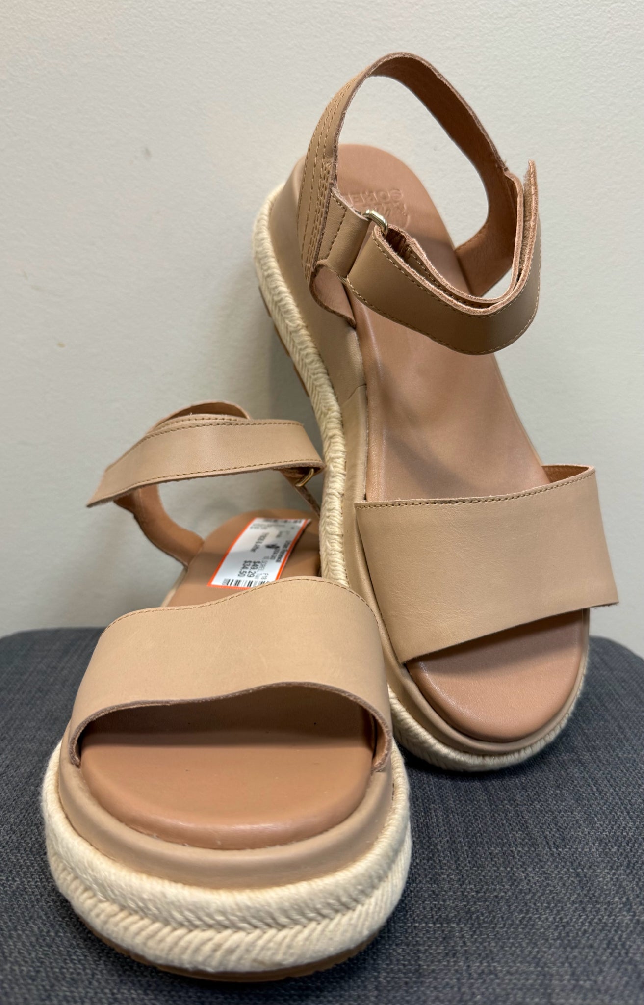 10 SOREL Tan Sandals