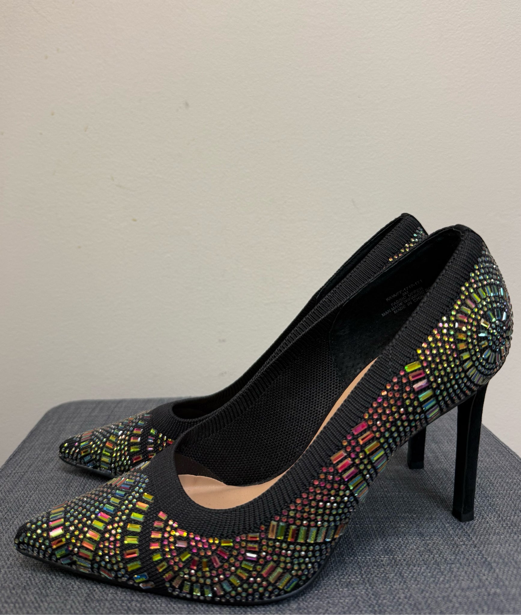 8 THALIA SODI BLACK AND GOLD SHOES