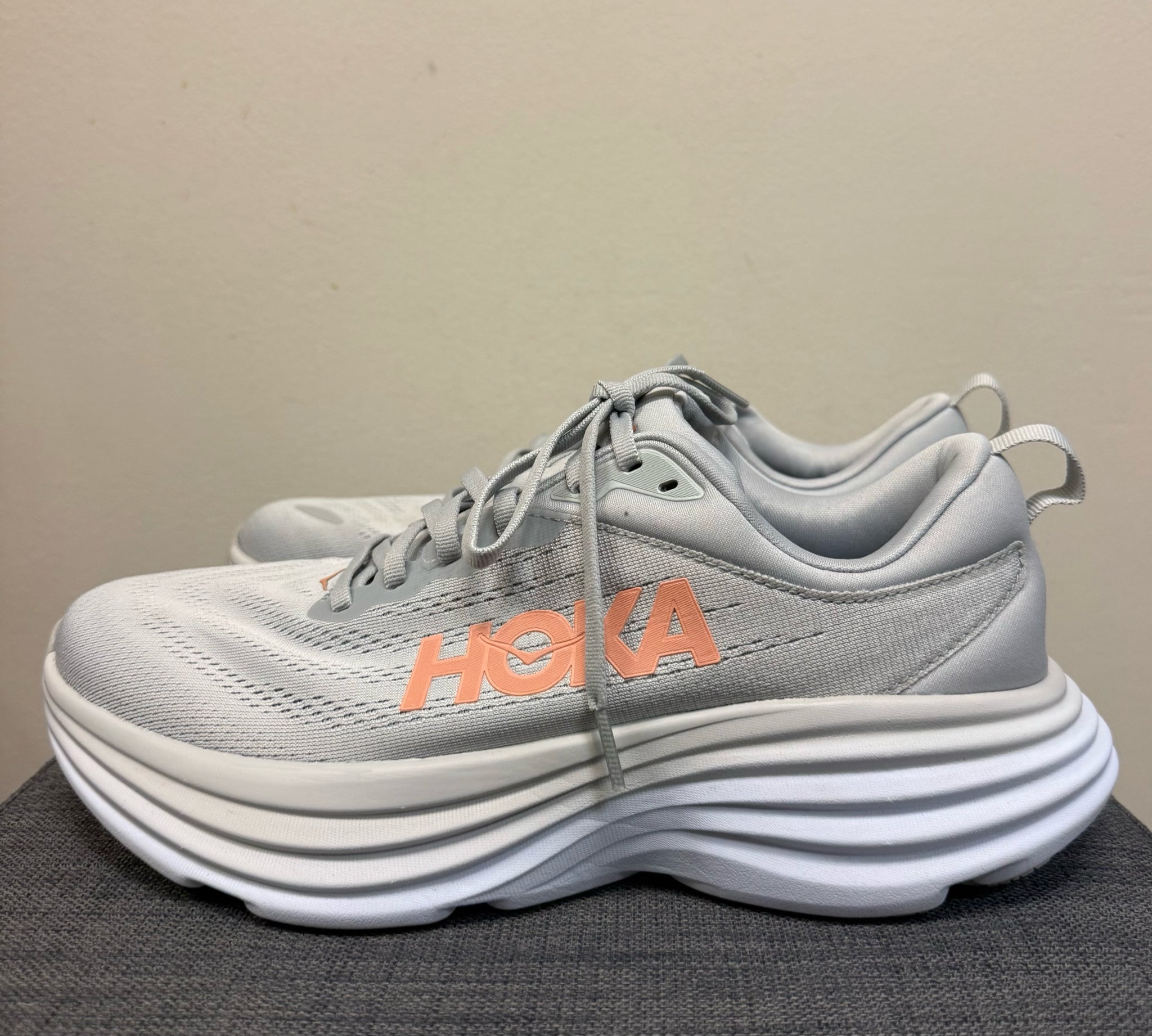 10 HOKA LIGHT GRAY Sneakers