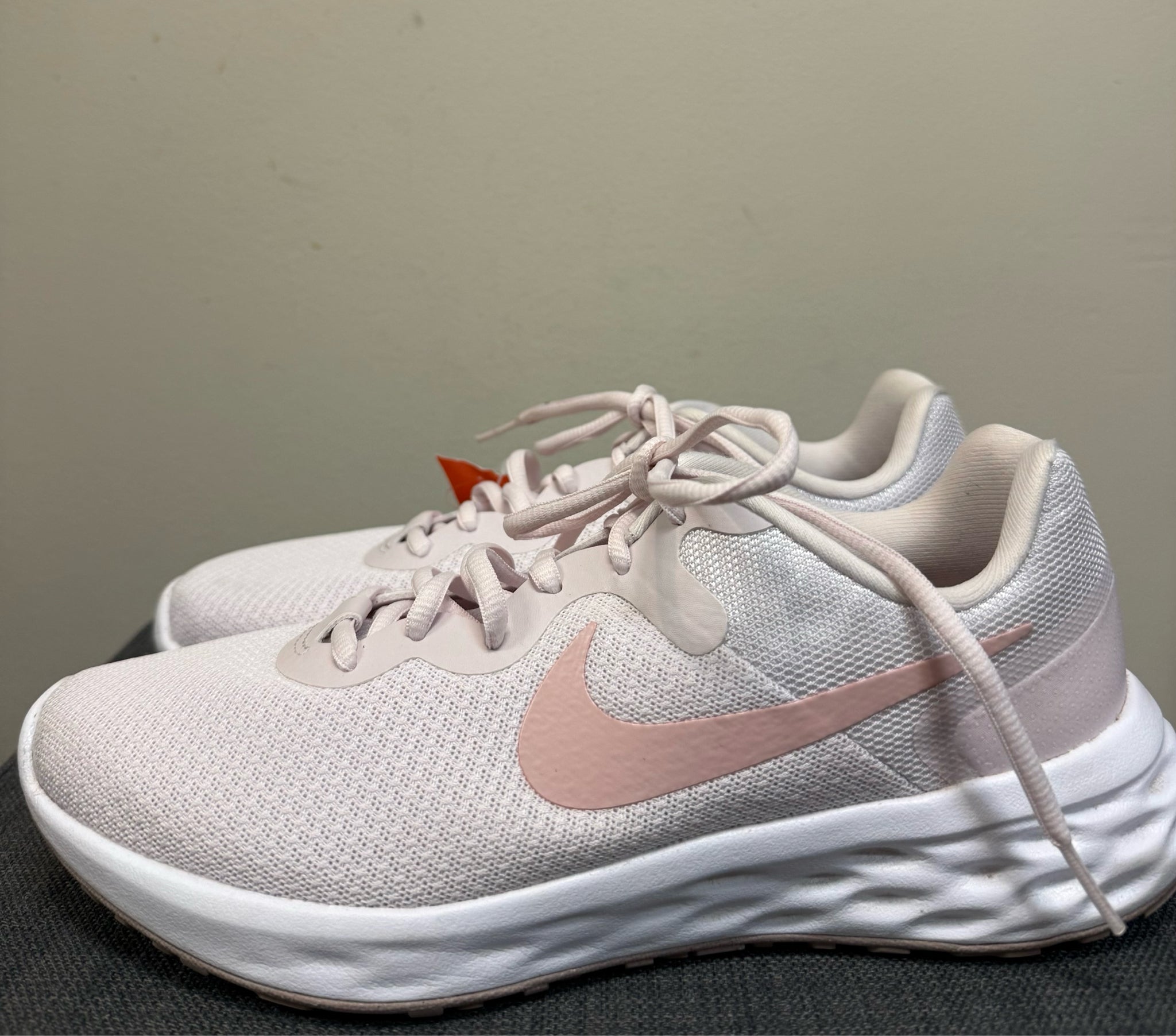 8.5 NIKE Light Pink Sneakers