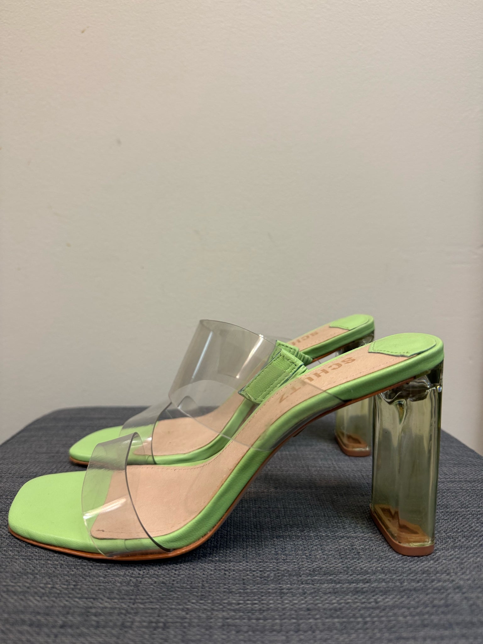 5.5 SCHUTZ LIME Sandals