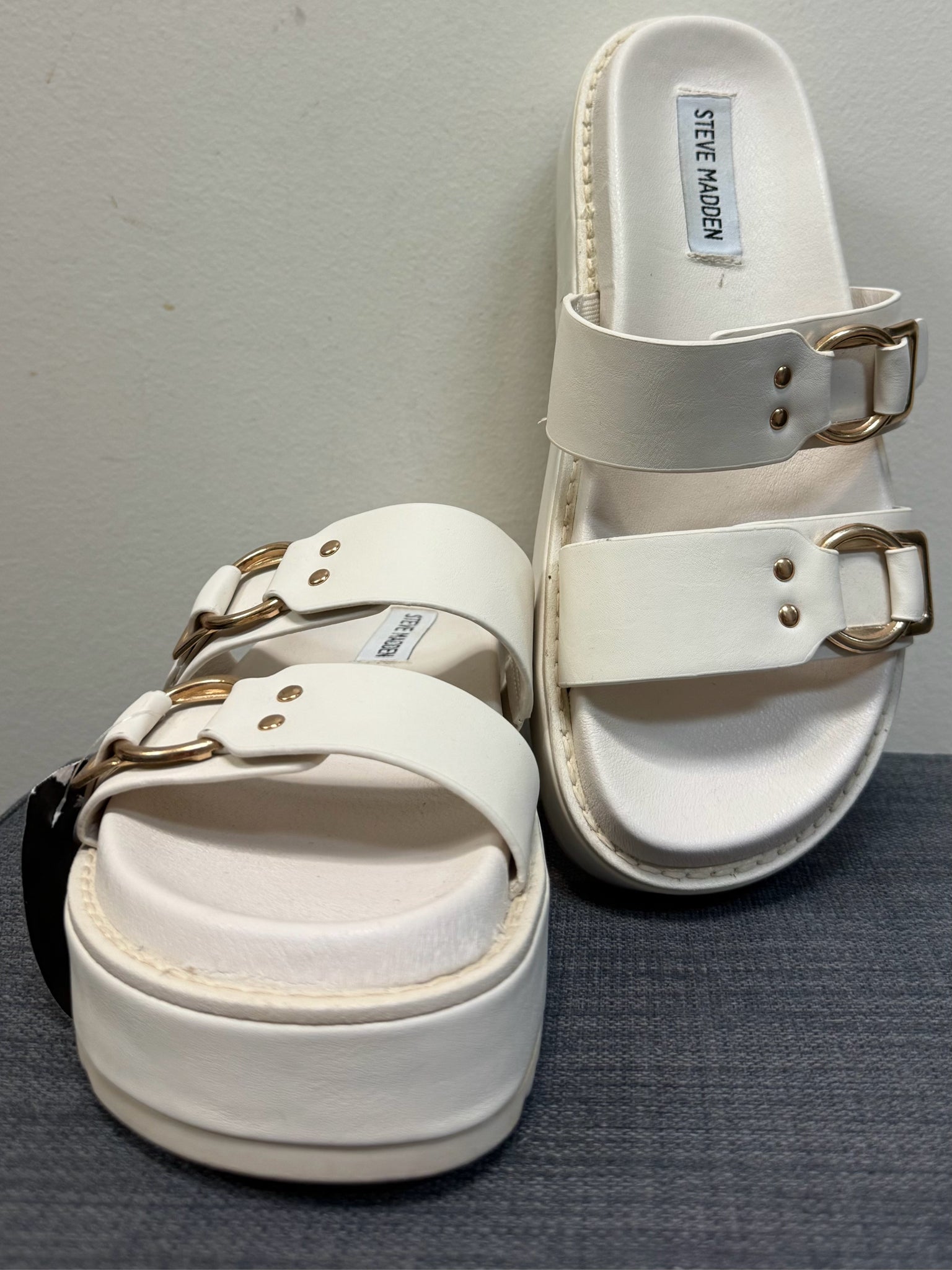 7 STEVE MADDEN Beige Sandals