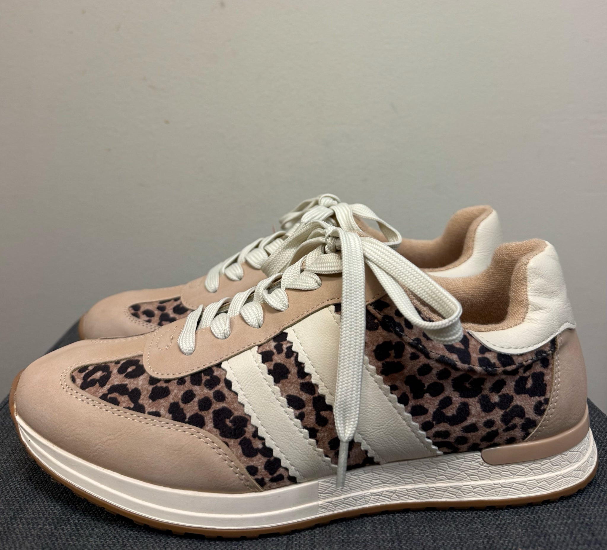 8.5 DOLCE VITA Cheetah SHOES