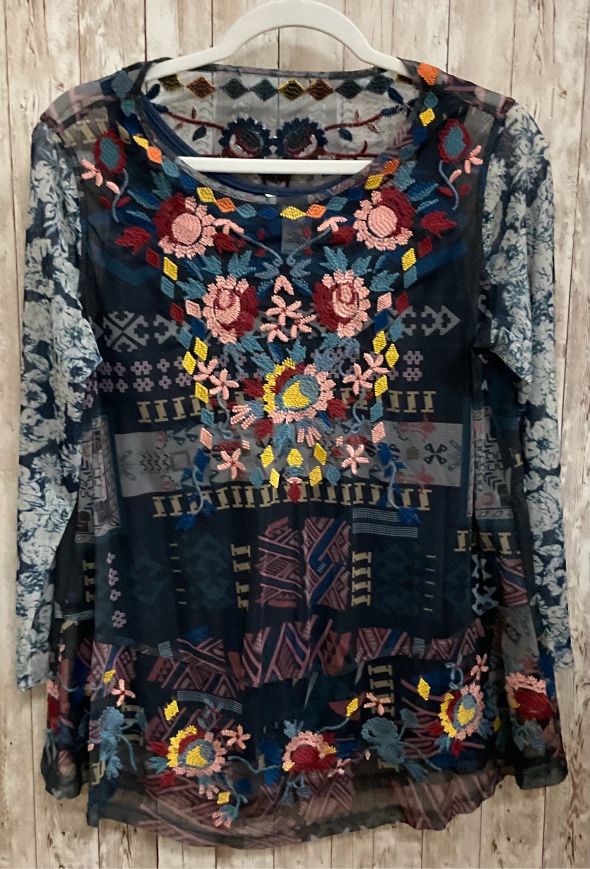 Size M JOHN MARK Navy Print 2 PC Top