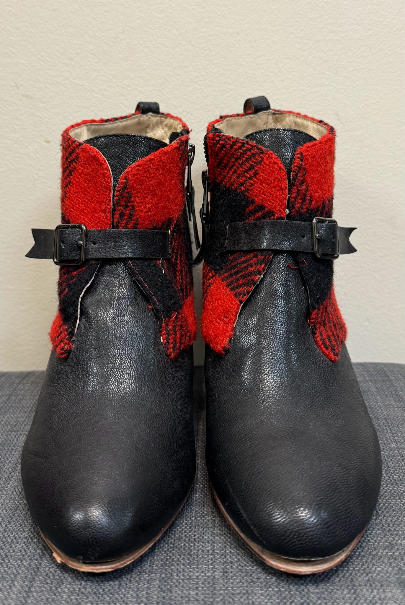 7 MATT BERNSON BLACK AND RED Boots