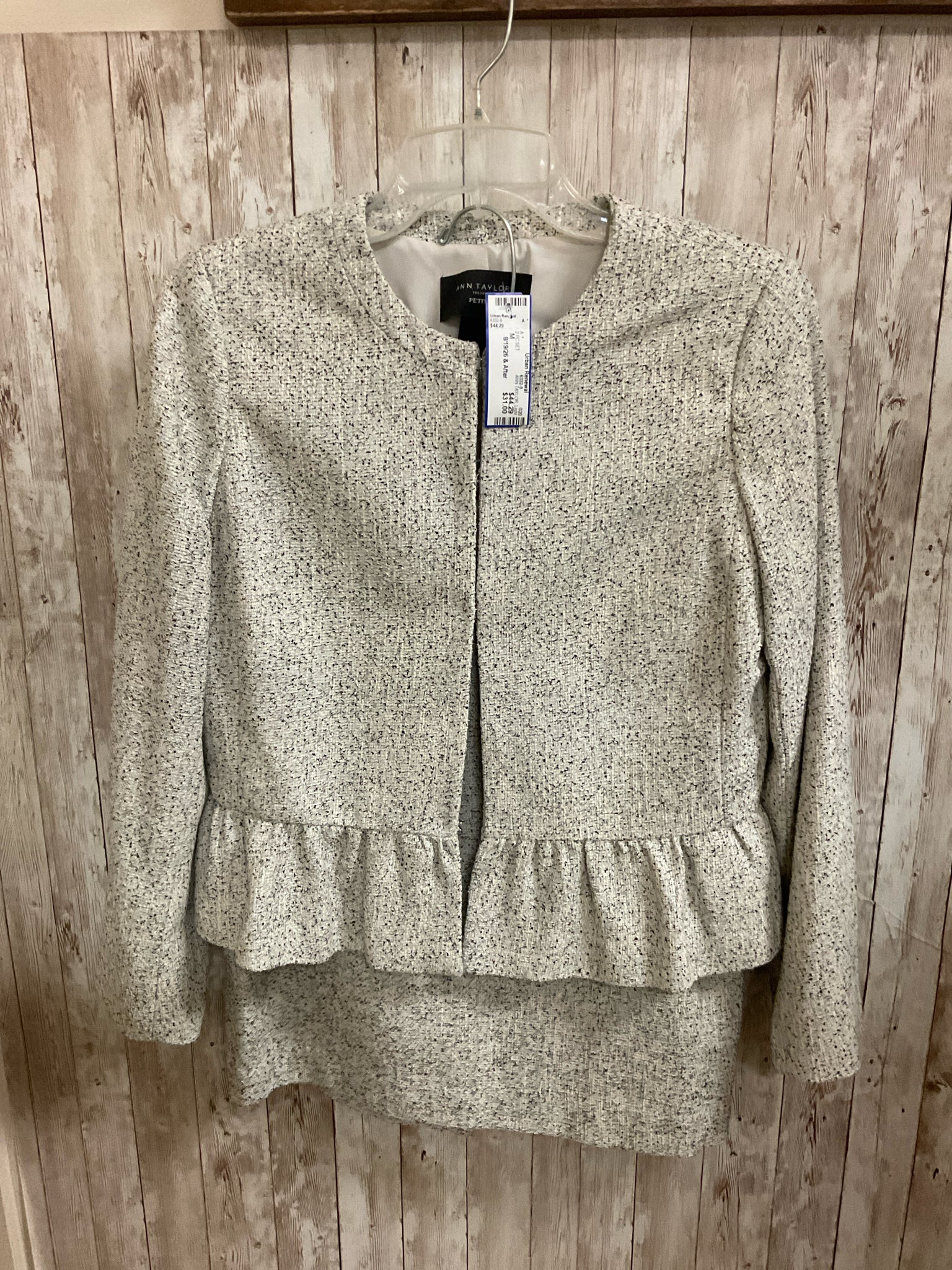 Size M ANN TAYLOR Light Grey 2 PC SET
