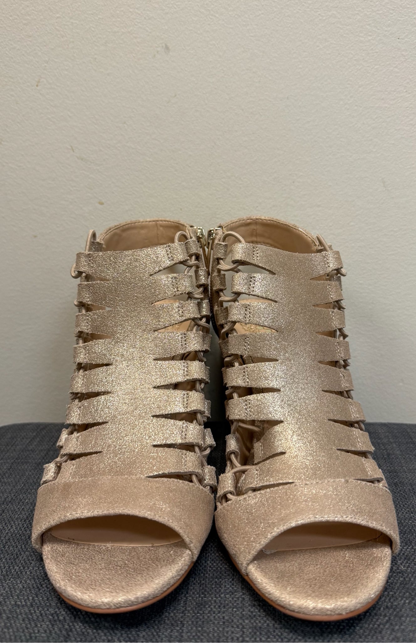 6.5 VINCE CAMUTO Gold SHOES