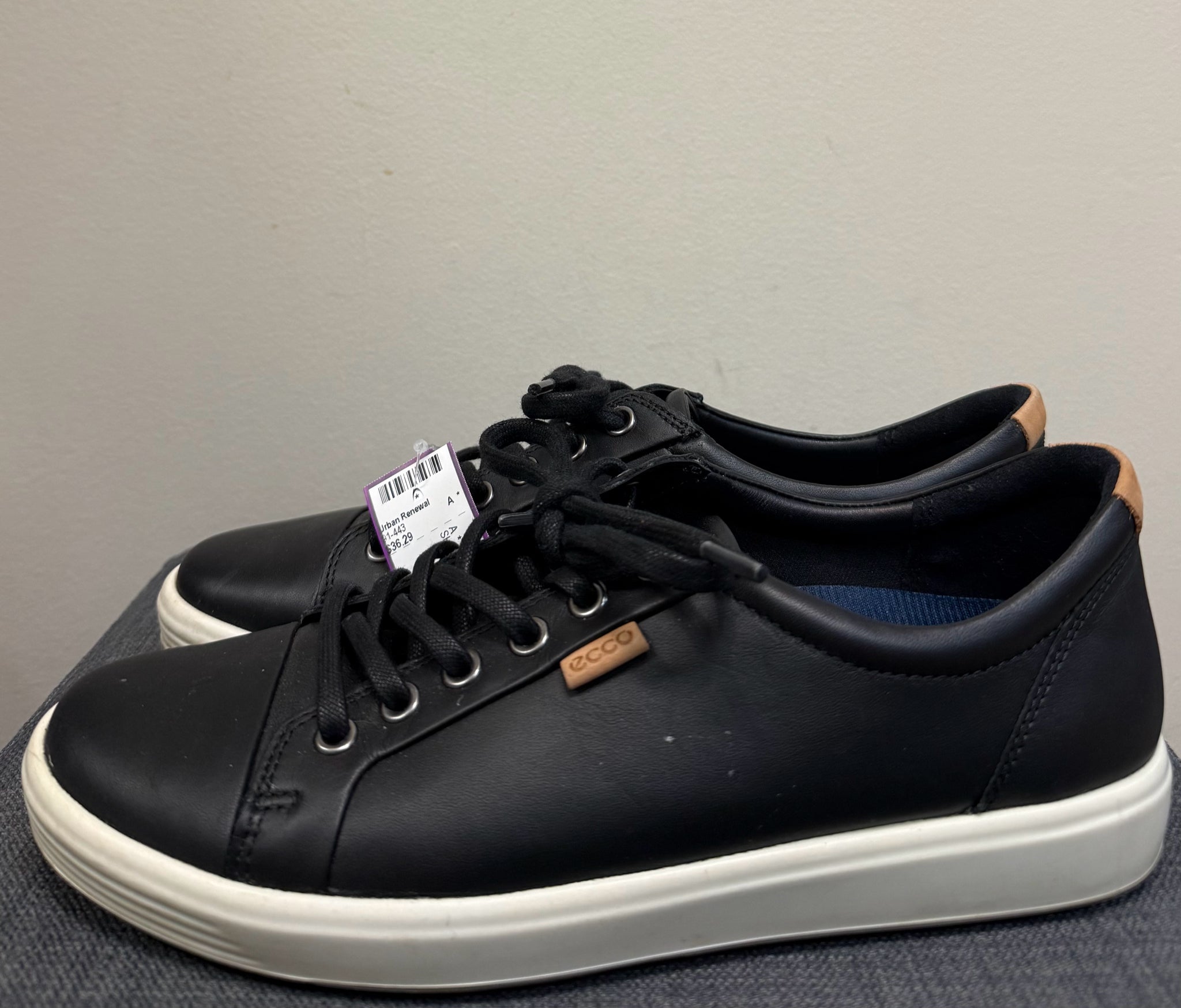 9.5 ECCO Black SHOES