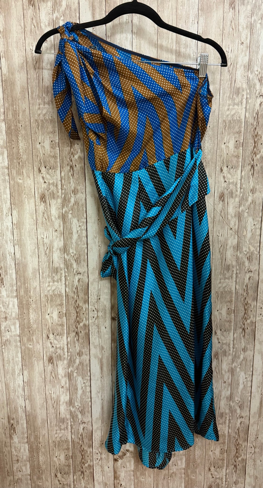 Size 2 DIANE VON FURSTEN BLUE AND BLACK PRINT Dress
